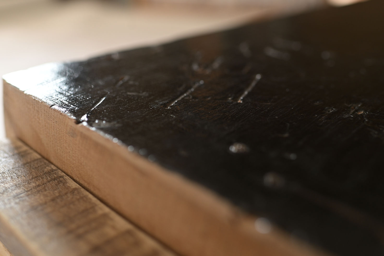 Olexandr Pinchuk, Scars Table, 2023