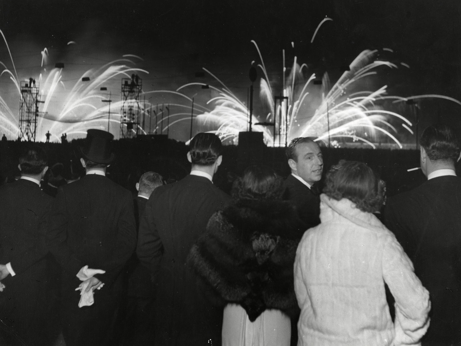Gyula Halász Brassaï, La Nuit de Longchamp, 1937