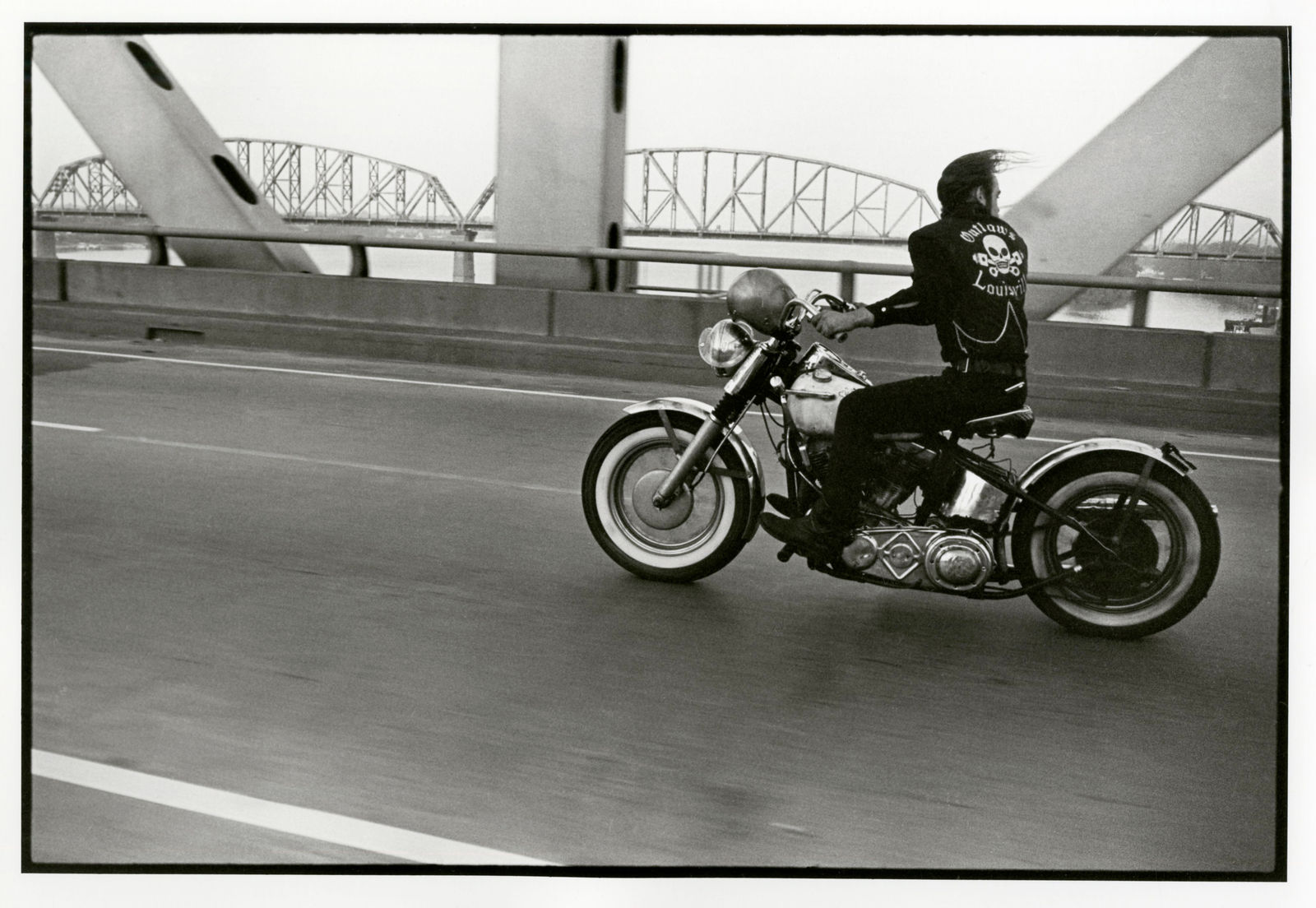 Danny Lyon, Crossing the Ohio River near Louisville, 1966