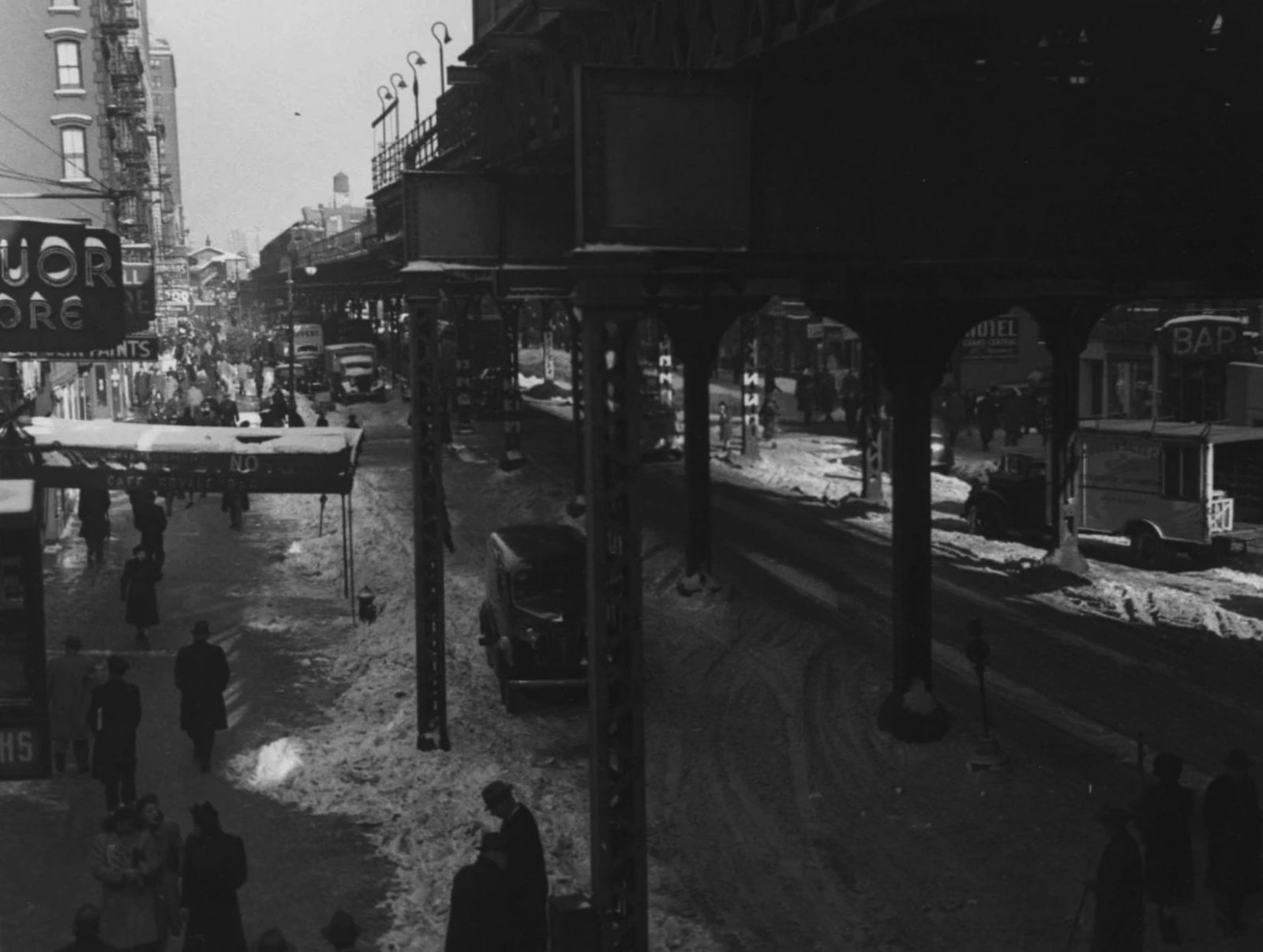 Todd Webb, El Station at 42nd St., New York, 1945