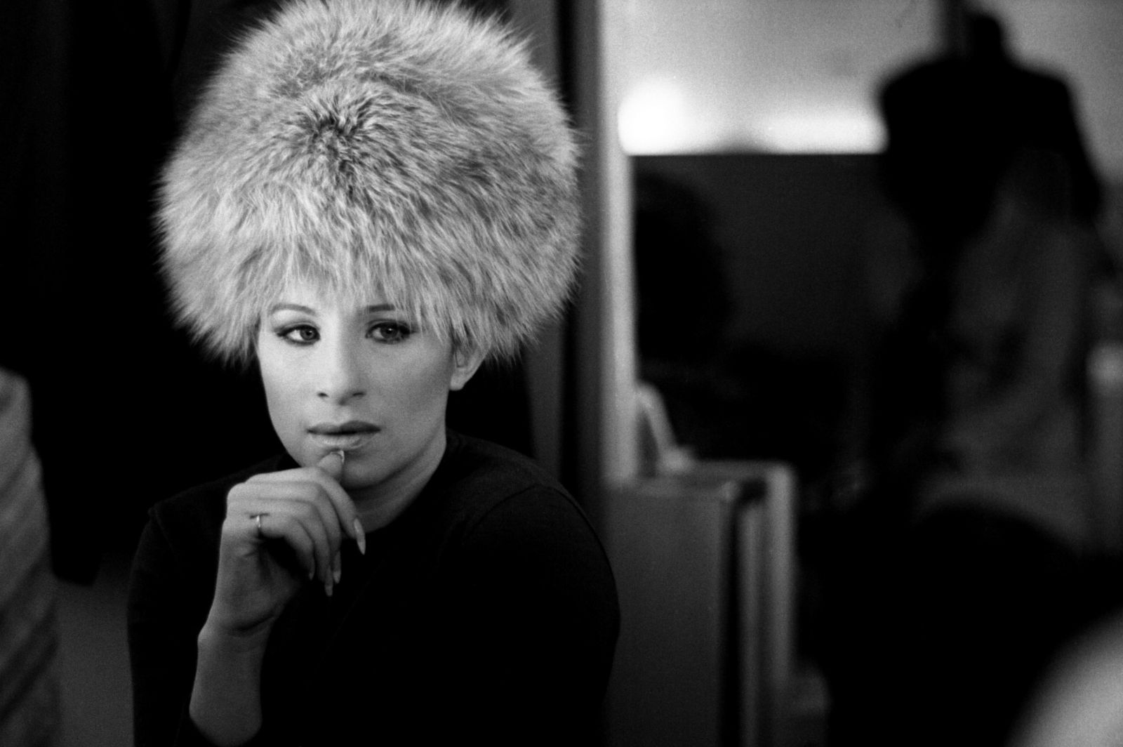 Lawrence Schiller, Barbra Streisand flying to London to film the movie "On A Clear Day You Can See Forever.", En Route to London, 1969