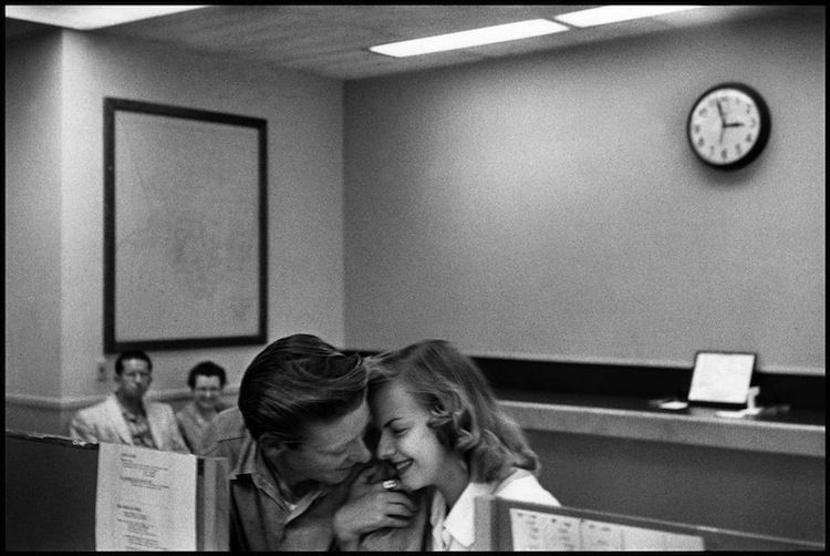Elliott Erwitt, Marriage License Bureau, Los Angeles, 1955