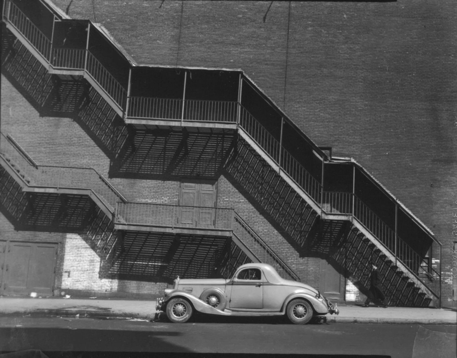 Todd Webb, Mr. Perkin's Pierce Arrow, New York, 1946
