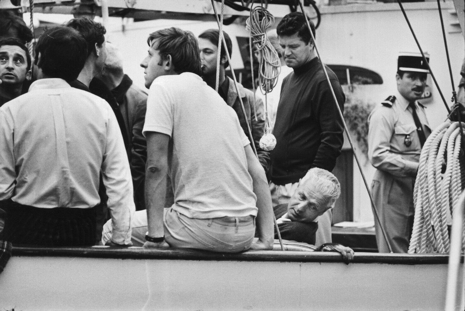 Elliott Erwitt, Monkey Paw, St. Tropez, France, 1968