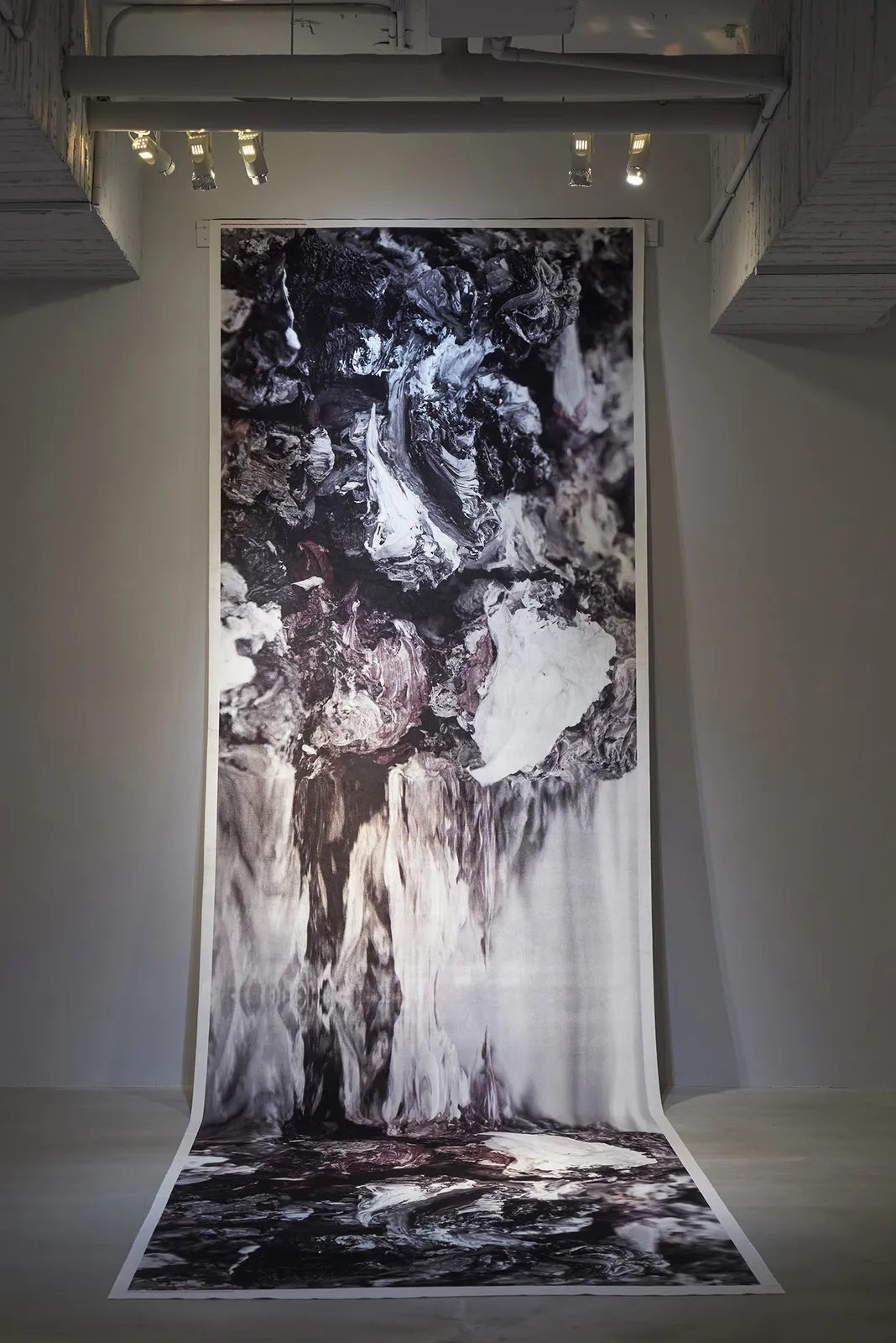 派翠西亞．伊斯塔柯, 《初生之石》 From Earth Dig Tender Rocks, 2016