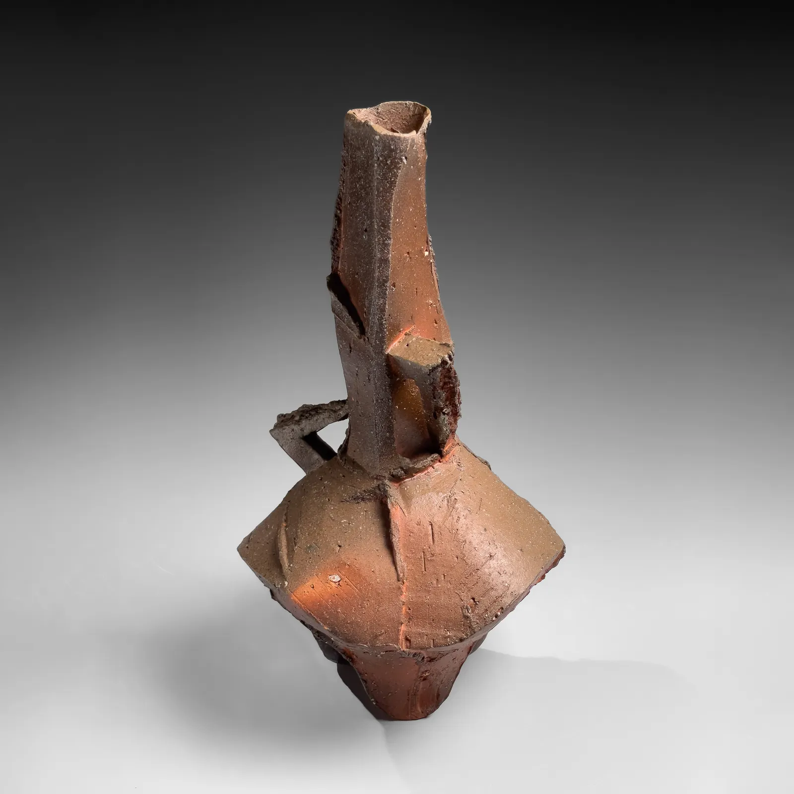 KAKUREZAKI RYŪICHI, Figurative Bizen vessel, ca. 1995