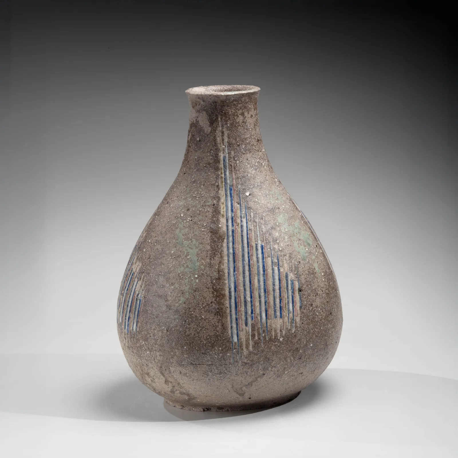 KAMODA SHŌJI, Bulbous gray vessel with tall neck and flared rim, 1979