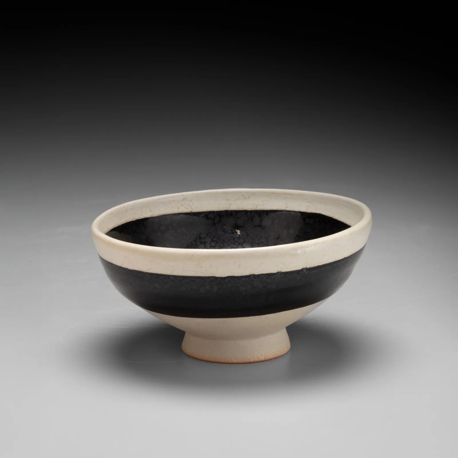 KOYAMA FUJIO, Yuteki-Tenmoku teabowl with white cover ring, 1970s