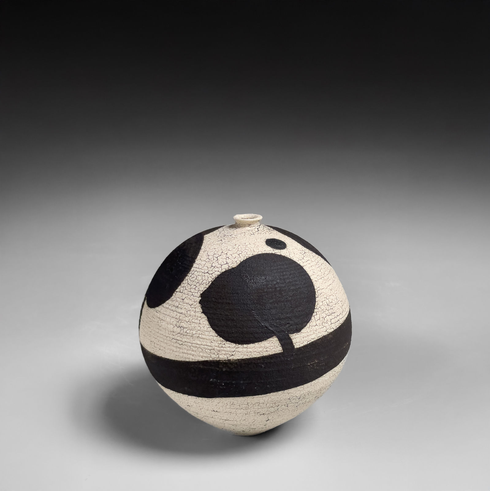 NOGUCHI KANSAI, Globular vessel with narrow raised mouth, 2025