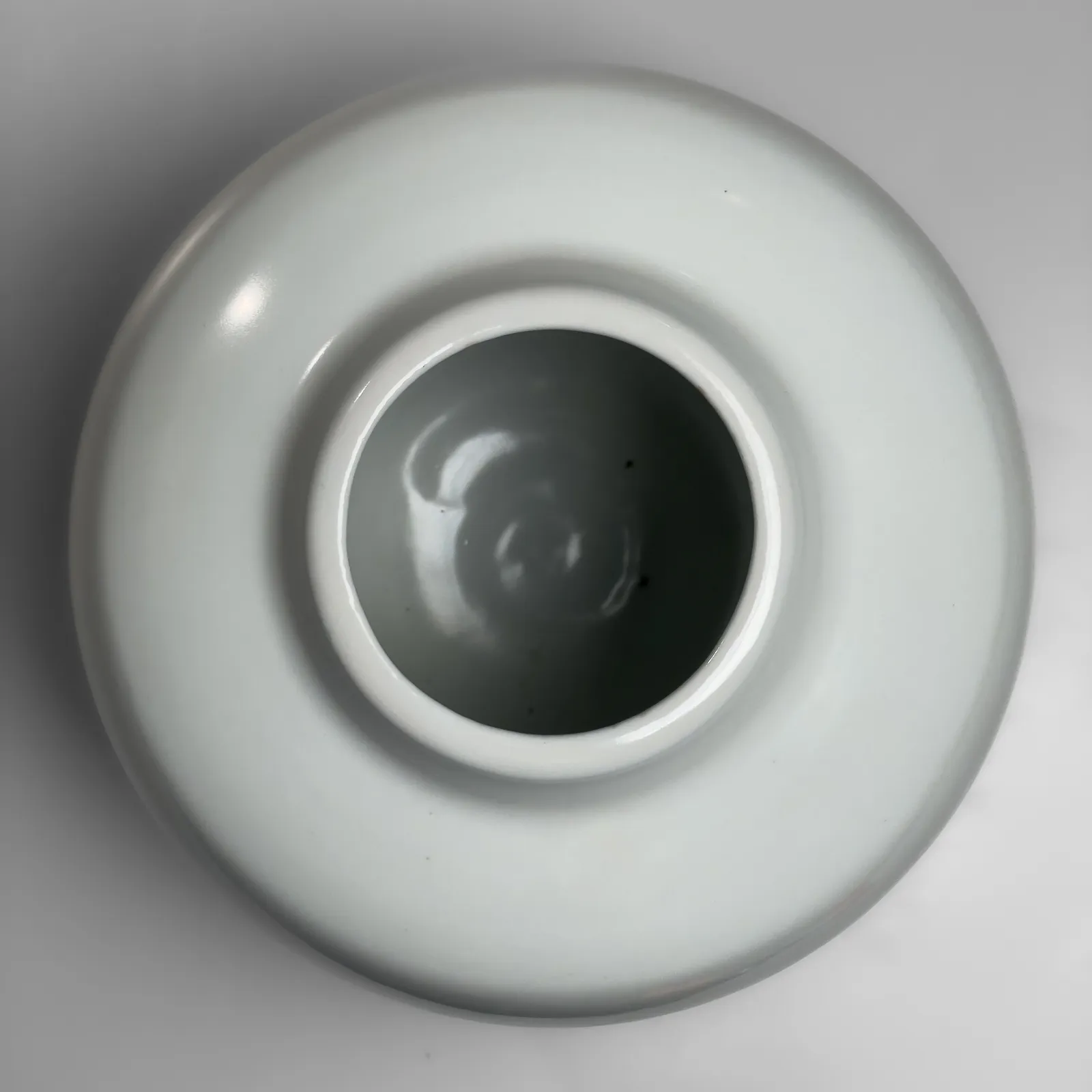 TOMIMOTO KENKICHI, Rounded white vessel with slightly slanted shoulders and short, raised mouth, 1942