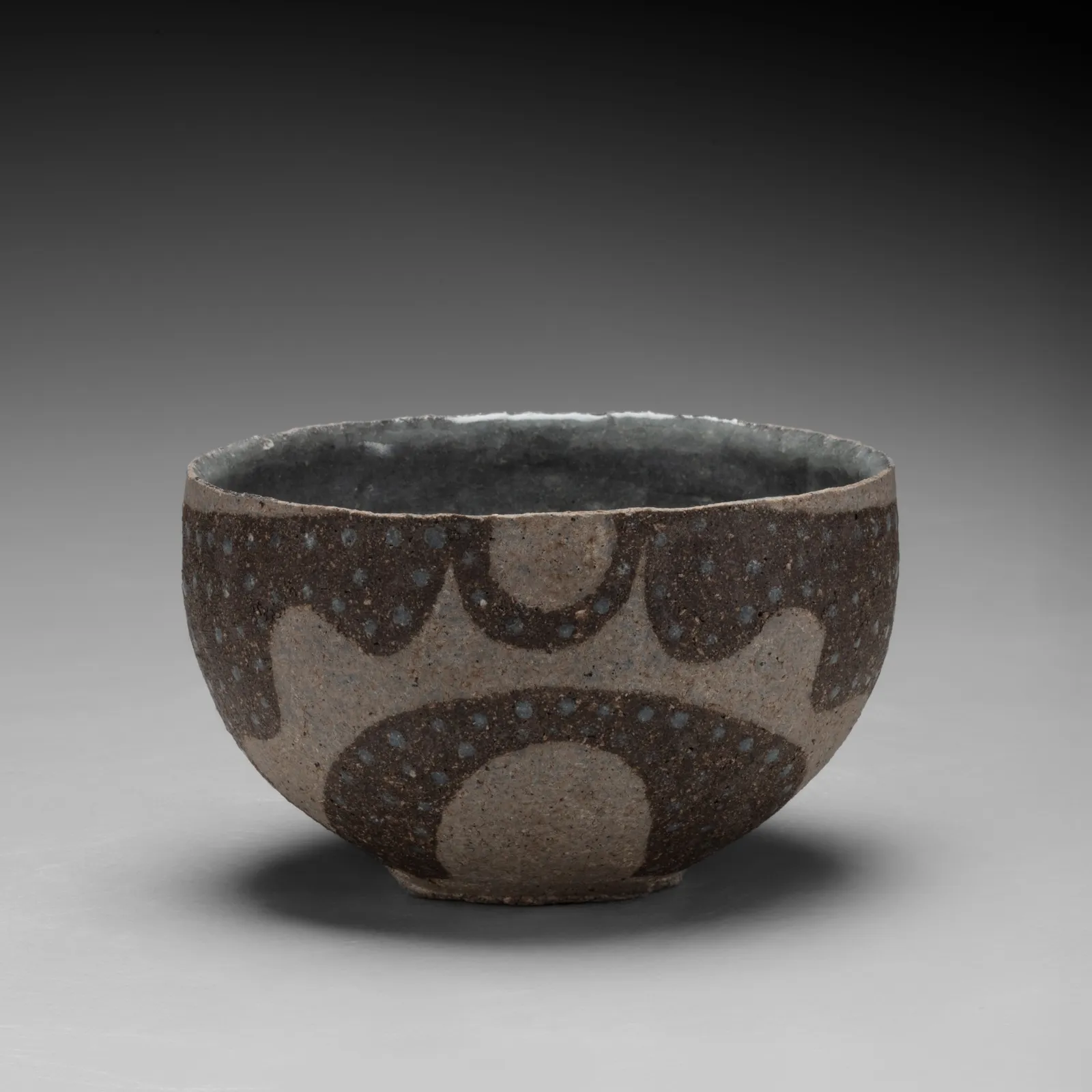 KAMODA SHŌJI, Large round teabowl with abstract undulating patterning, ca. 1973