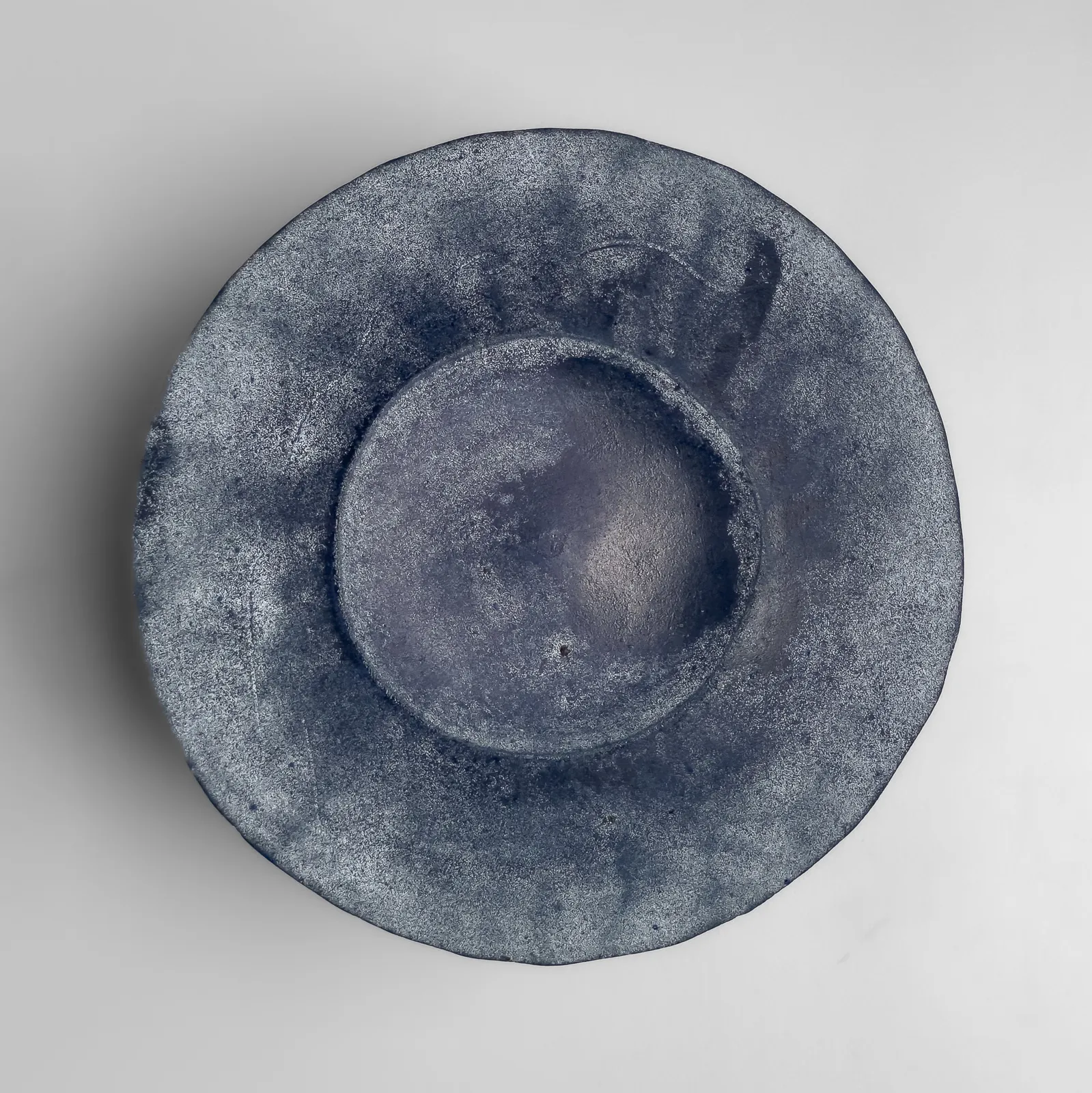 NAKAI NAMIKA, Straight-sided carved teabowl with cobalt glazing, 2025