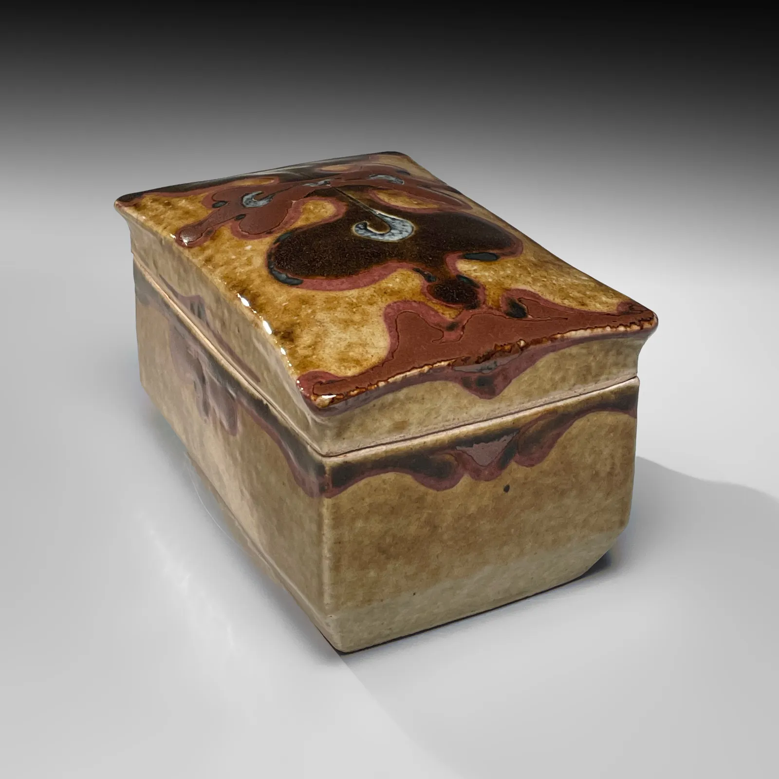 KAWAI KANJIRŌ, Rectangular box with matching cover decorated with abstract floral design, late 1940s