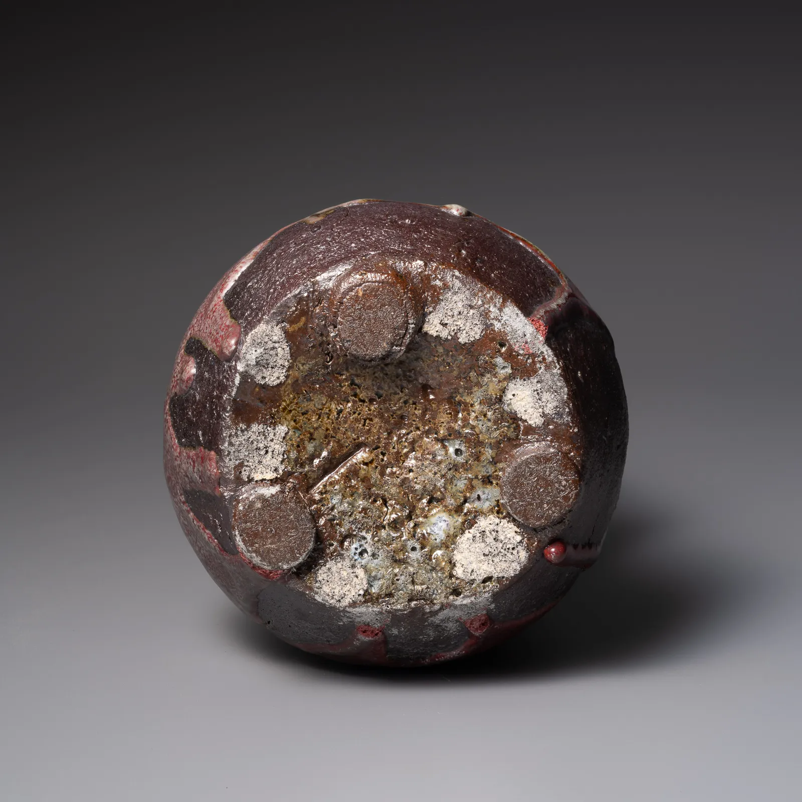 TANAKA SAJIRŌ, Shinsha (copper red) gourd-shaped vase with handles and flaring mouth, 2025