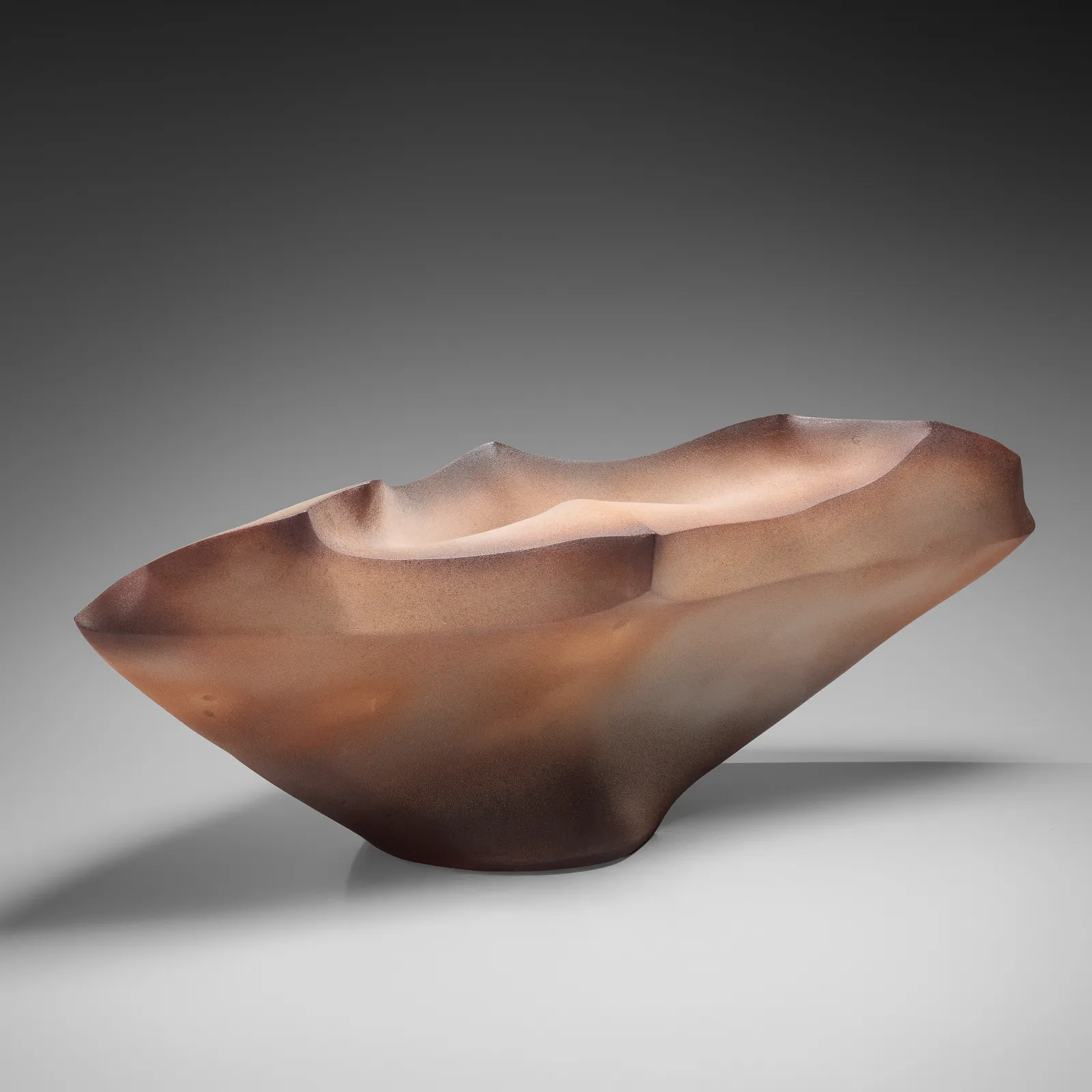 KANETA MASANAO, Soaring triangular sculptural vessel with Hagi kohiki glaze, 2021