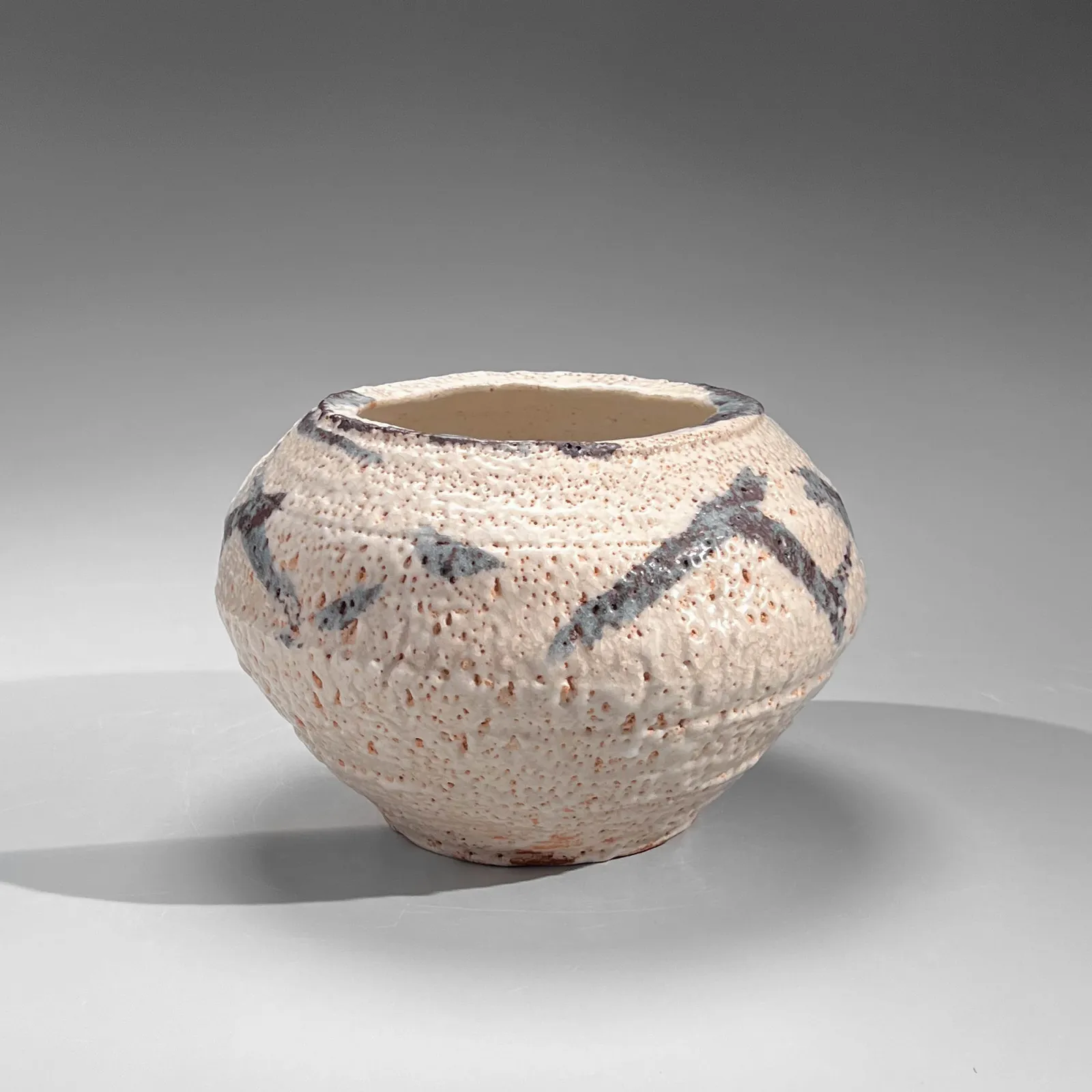OKABE MINEO, Rounded E-shino vessel with lattice patterning, ca. 1960