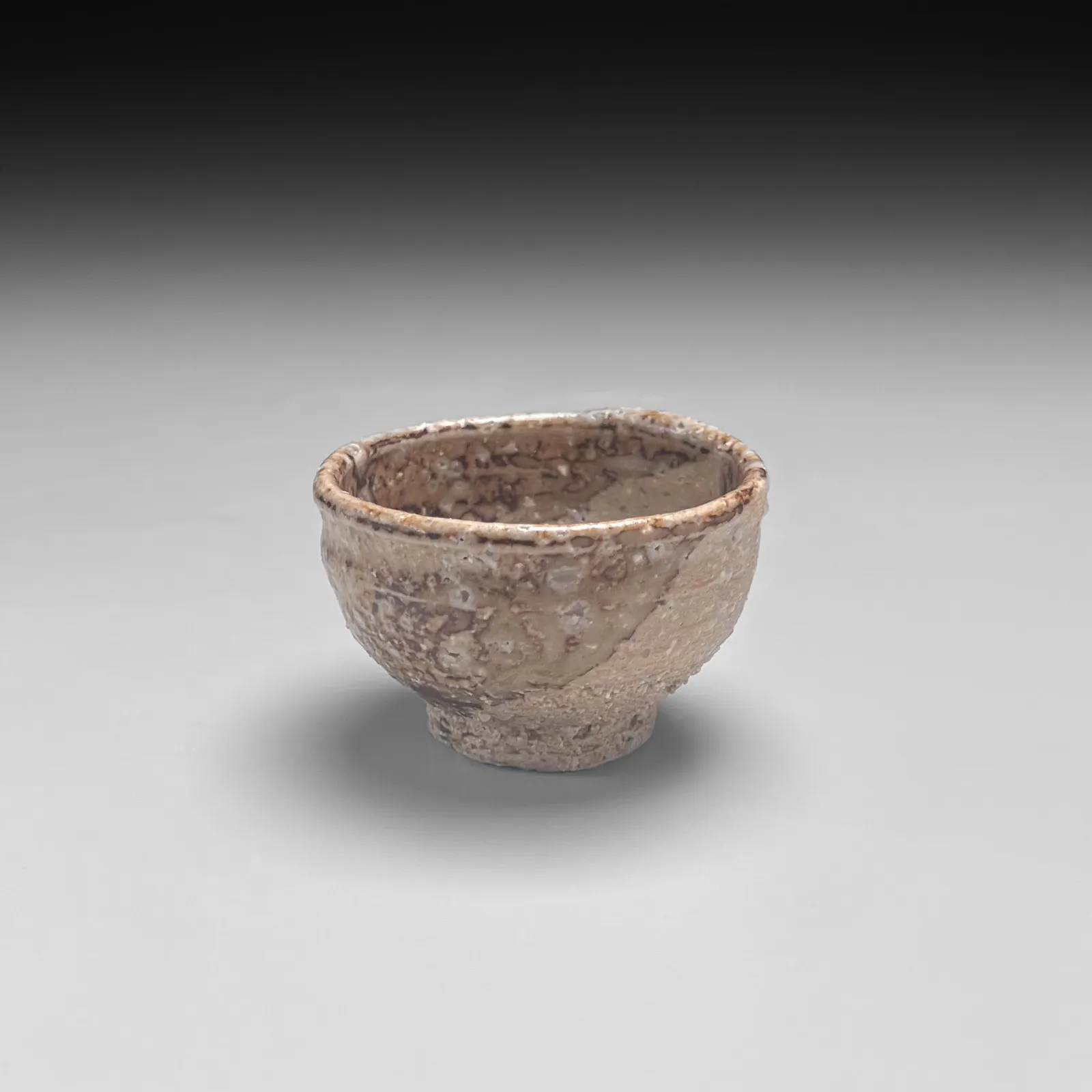 KAWAMOTO GORŌ, Shigaraki ash-glazed sake cup, ca. 1970