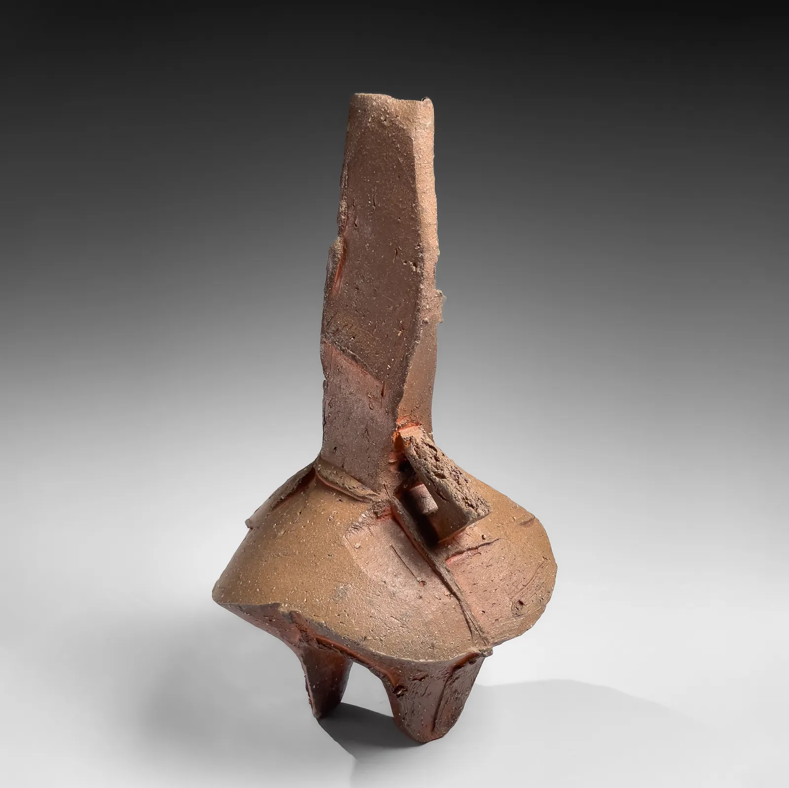 KAKUREZAKI RYŪICHI, Figurative Bizen vessel, ca. 1995