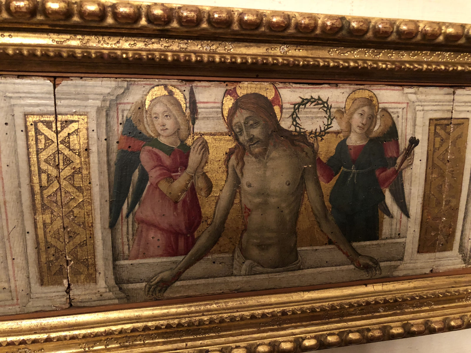 Guidoccio di Giovanni Cozzarelli, Predella with Christ, two angels and saints