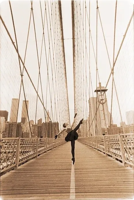 Francesco Da Vinci, Ballerina on Brooklyn Bridge, 1998