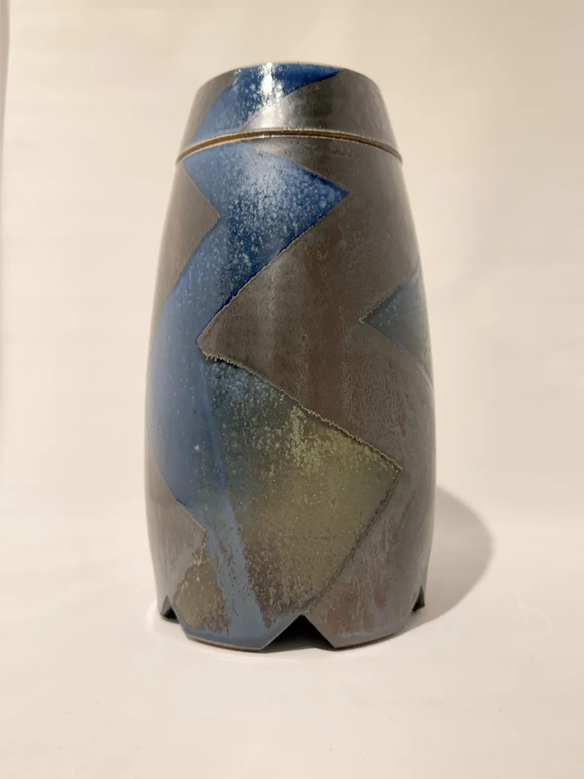 David Crane, Round Jar with Zig Zag