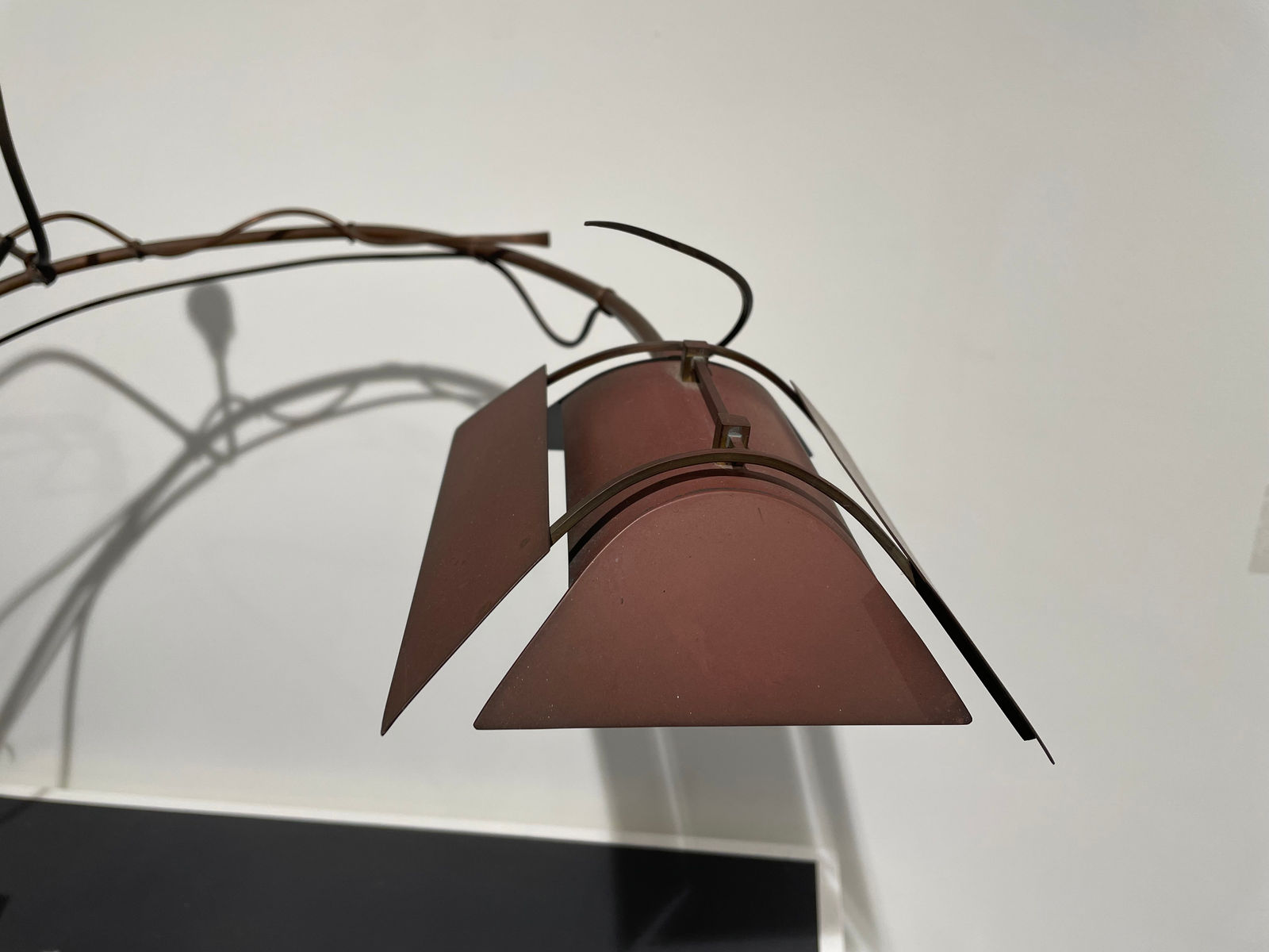 Garry Knox Bennett (1934–2022), Lamp #259 (Reaching)