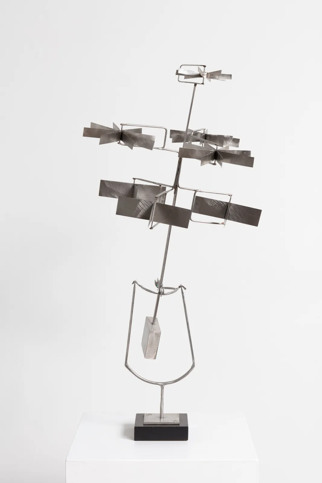 morrison-gallery-george-rickey-Seven Rotors with Gimbal II