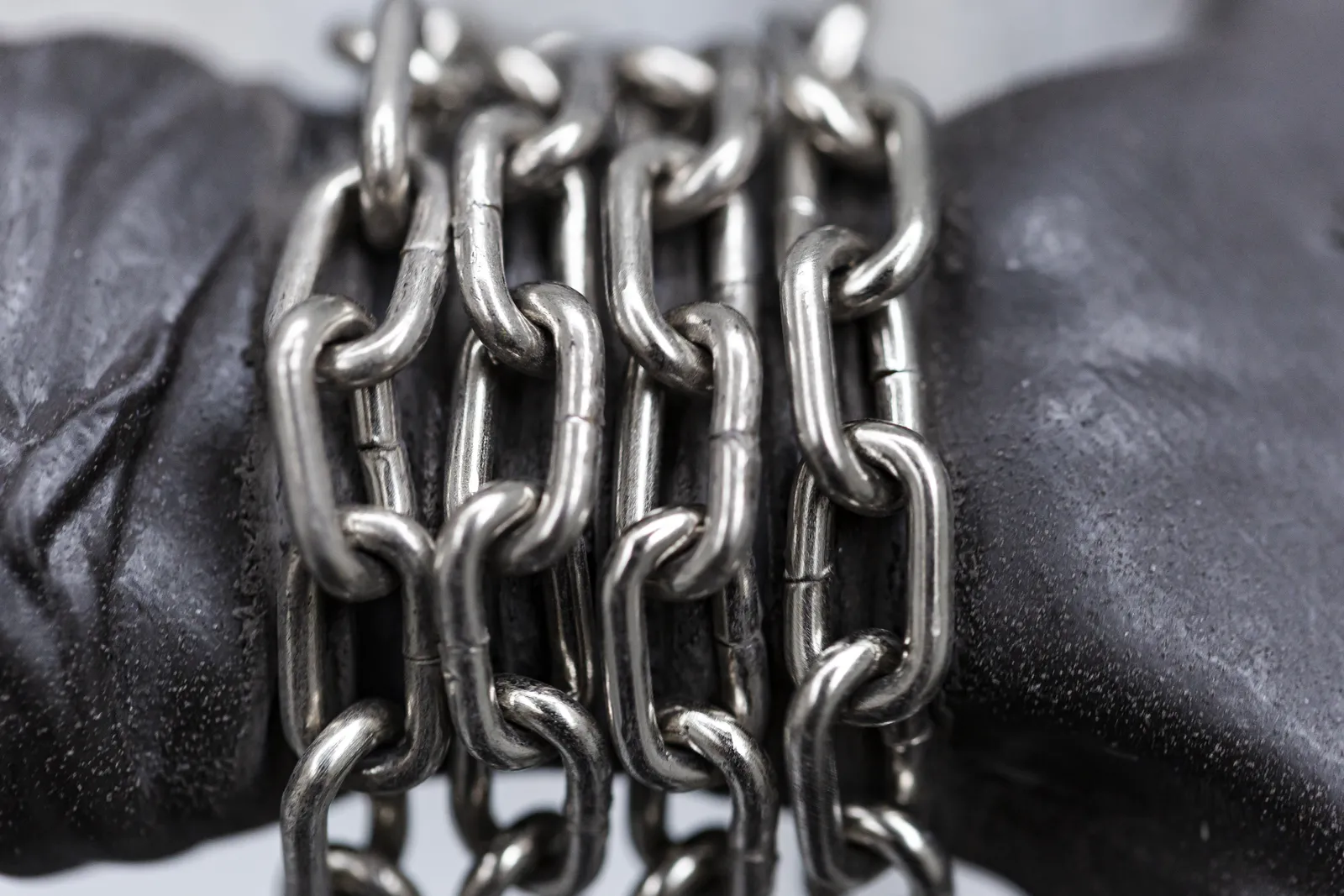 Jelle Korevaar, Gemartelde crucifixen, 2019