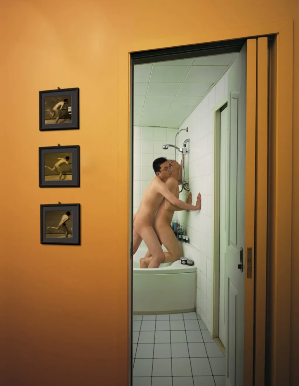 Chi Peng 迟鹏, I Fuck Me-Bathroom I Fuck Me-浴室, 2005
