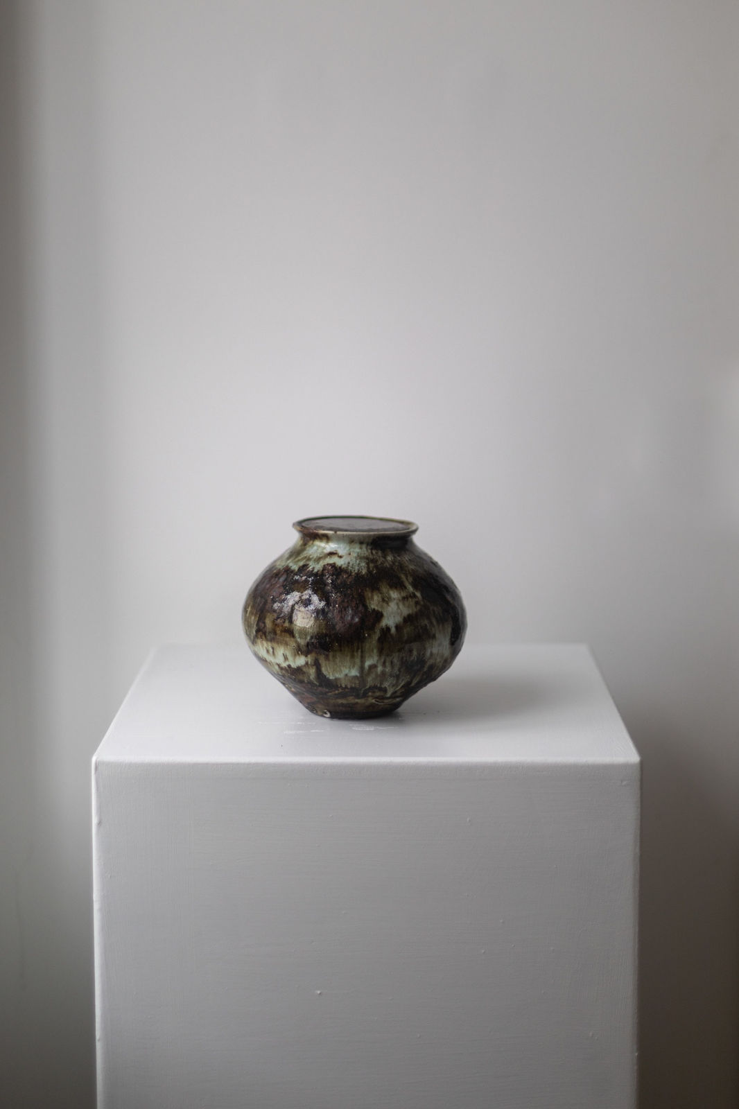 Chloé Rosetta Bell, Cliff Ridge Vessel with Steel Base & Lid