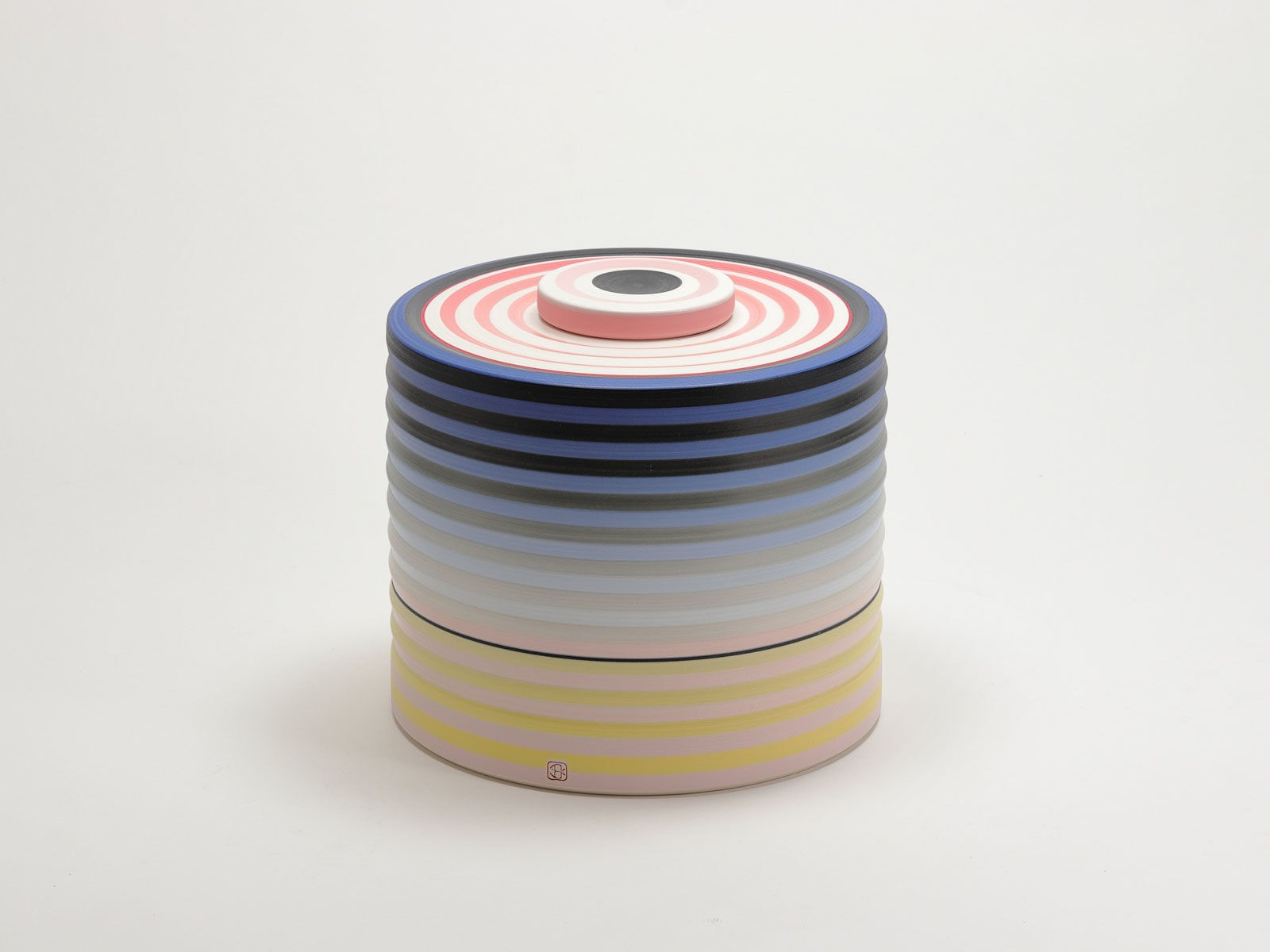 Jin Eui Kim, OPject - Cylindrical Form with Lid V, 2025