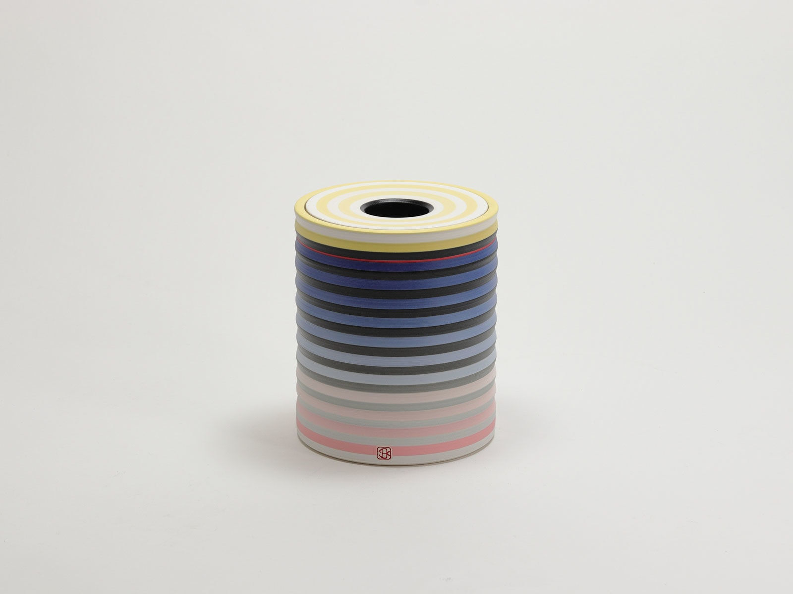 Jin Eui Kim, OPject - Cylindrical Form with Reversible Lid I, 2025