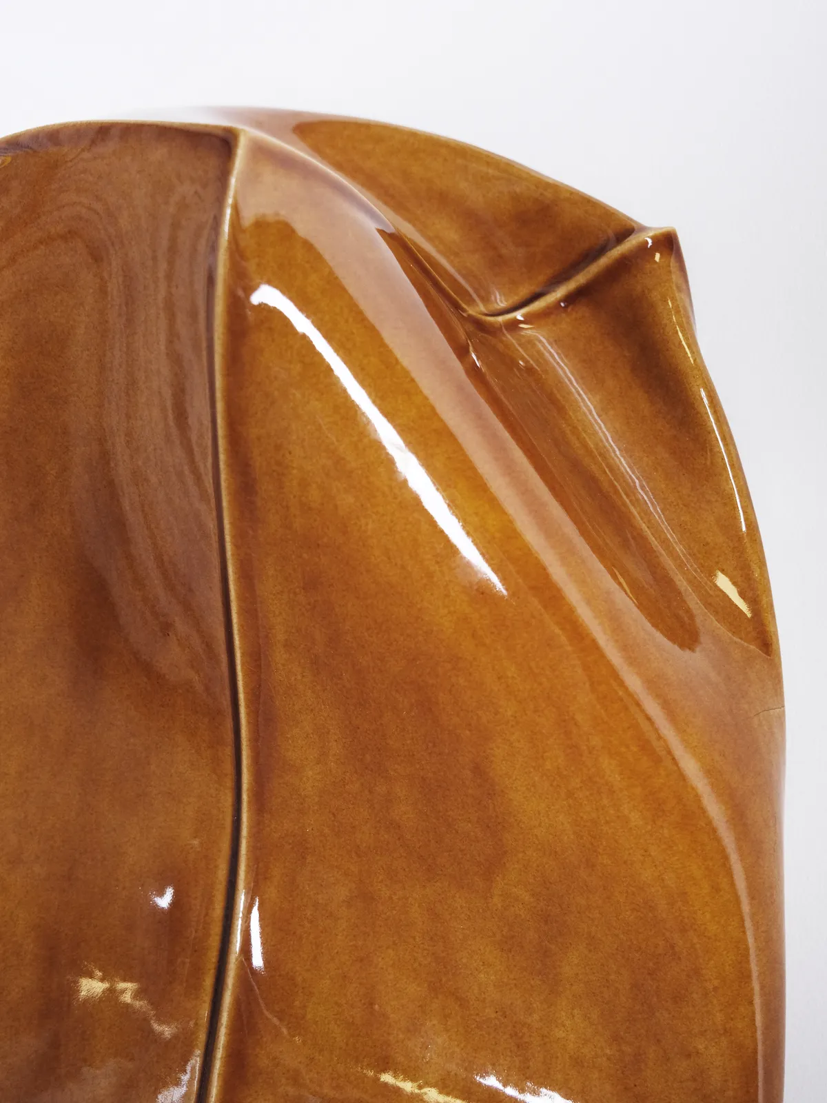 Floor Merjenburgh - FORM, Deliberate Tactility Toffee No.4