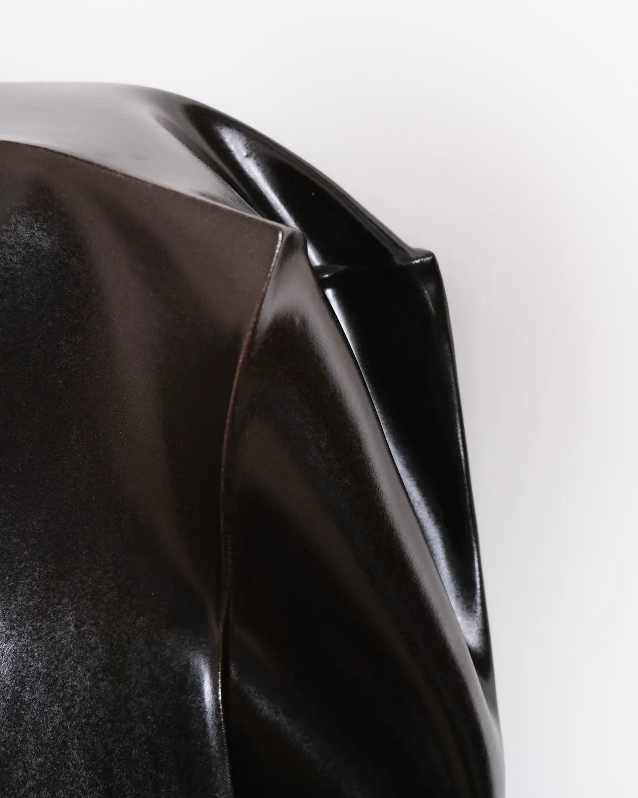 Floor Merjenburgh, FORM, deliberate tactility - Leather No.16, 2025