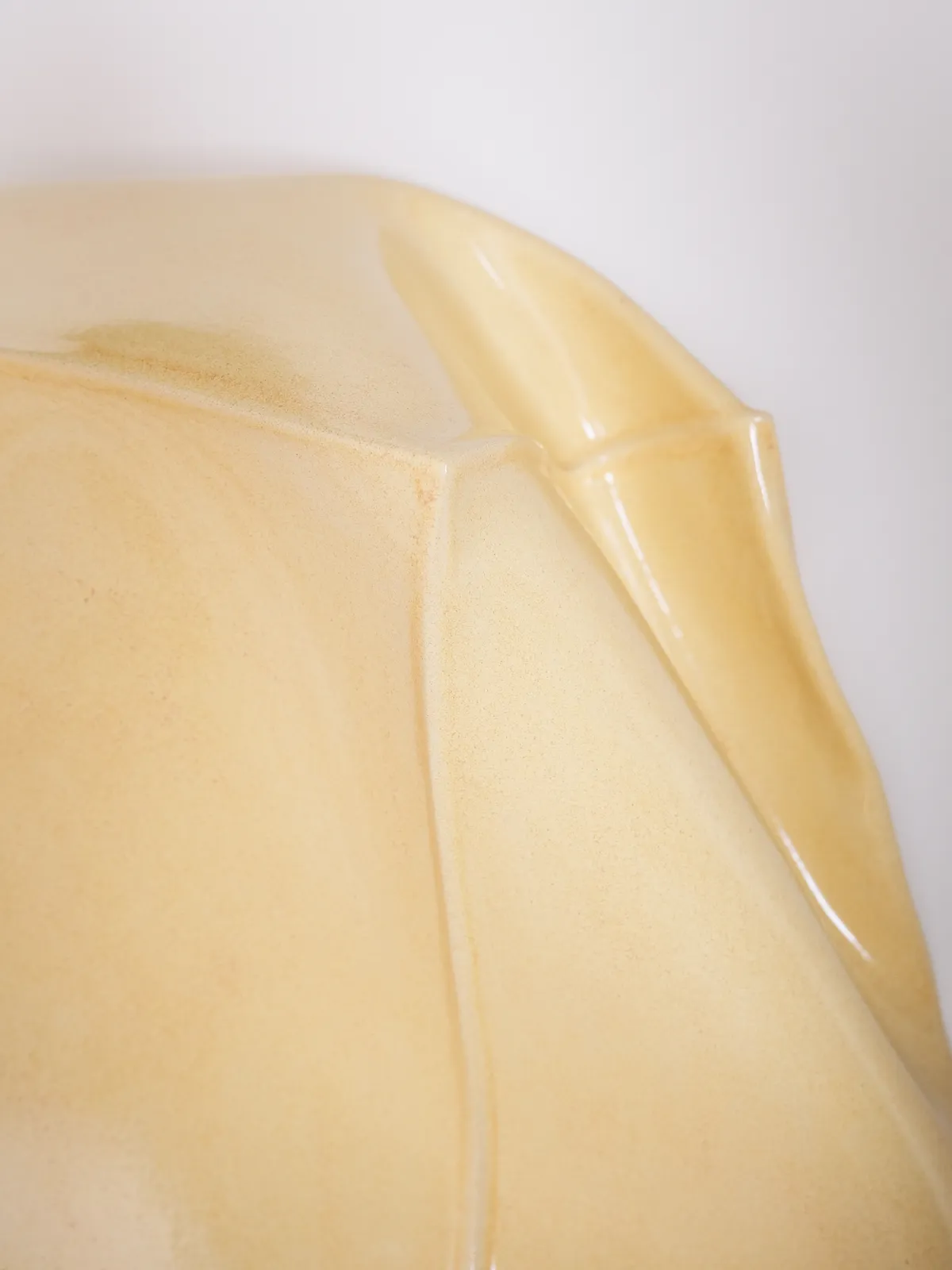 Floor Merjenburgh - FORM, Deliberate Tactility Vanilla No.1