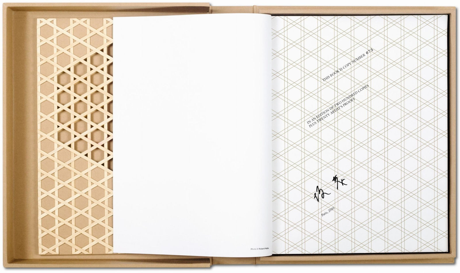 Shigeru Ban, Complete Works 1985-2010. Art Edition, 2010