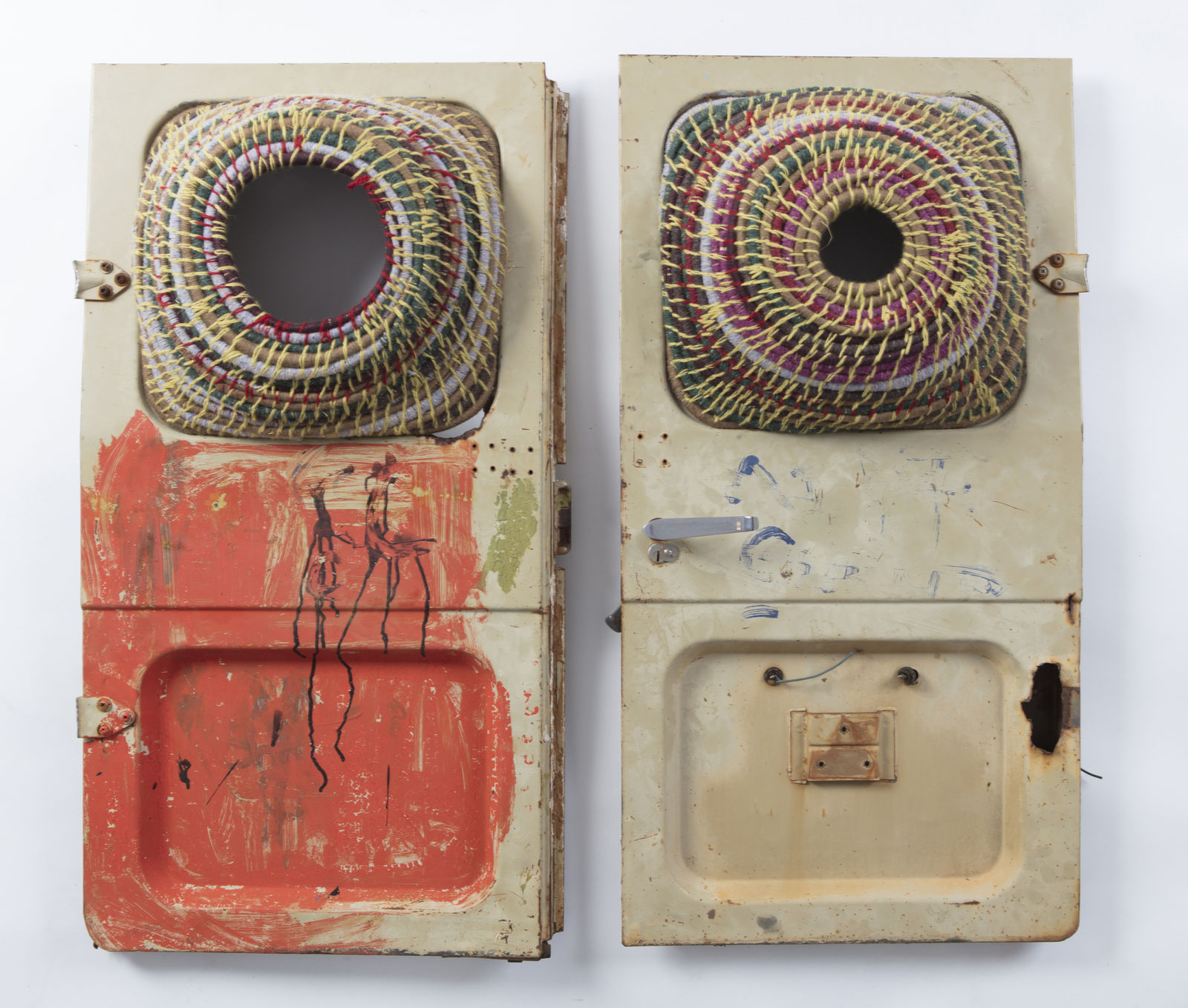 Claire Healy & Sean Cordeiro, English nutter buries himself in the sand, 2017