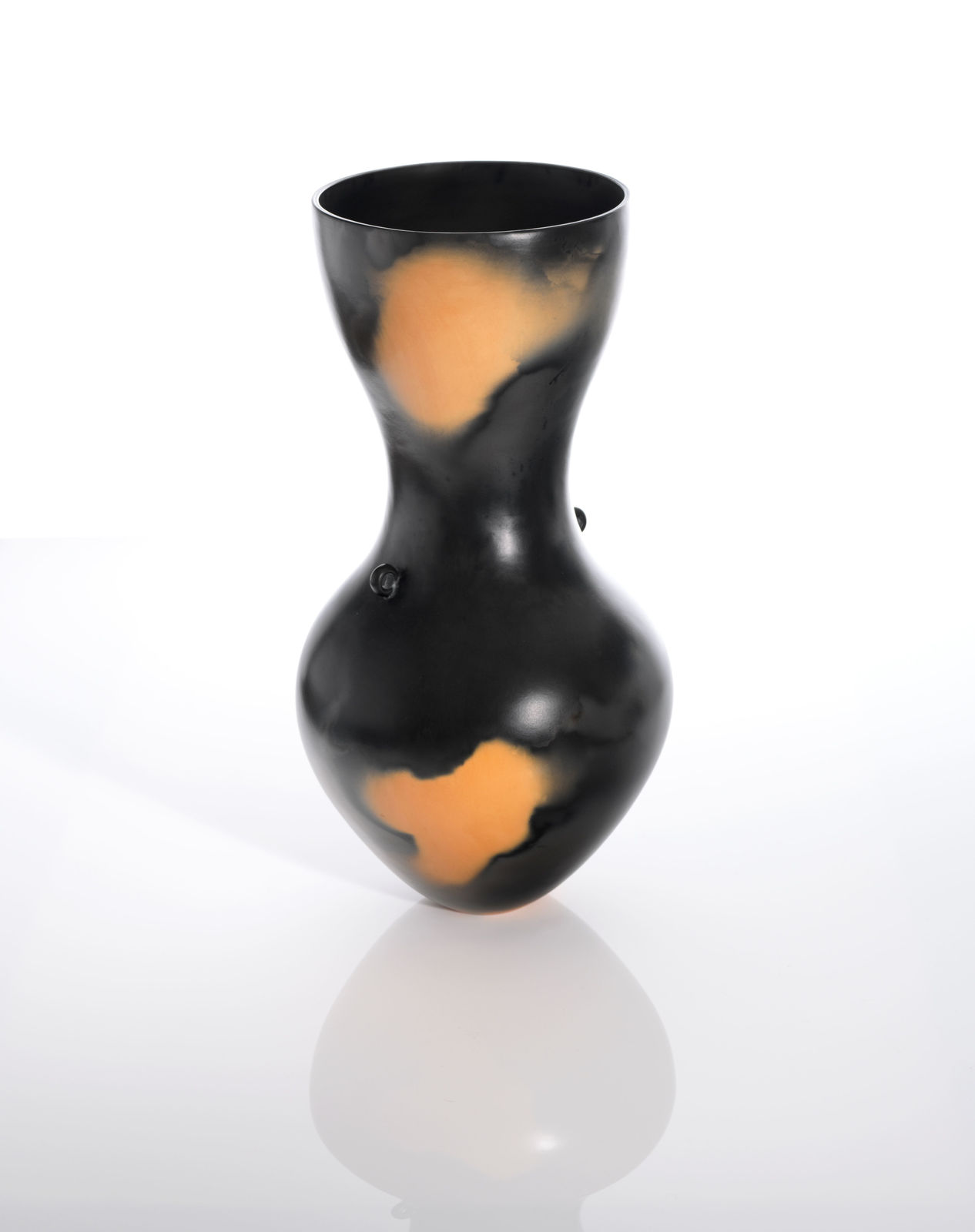 Magdalene Odundo, Untitled, 2013