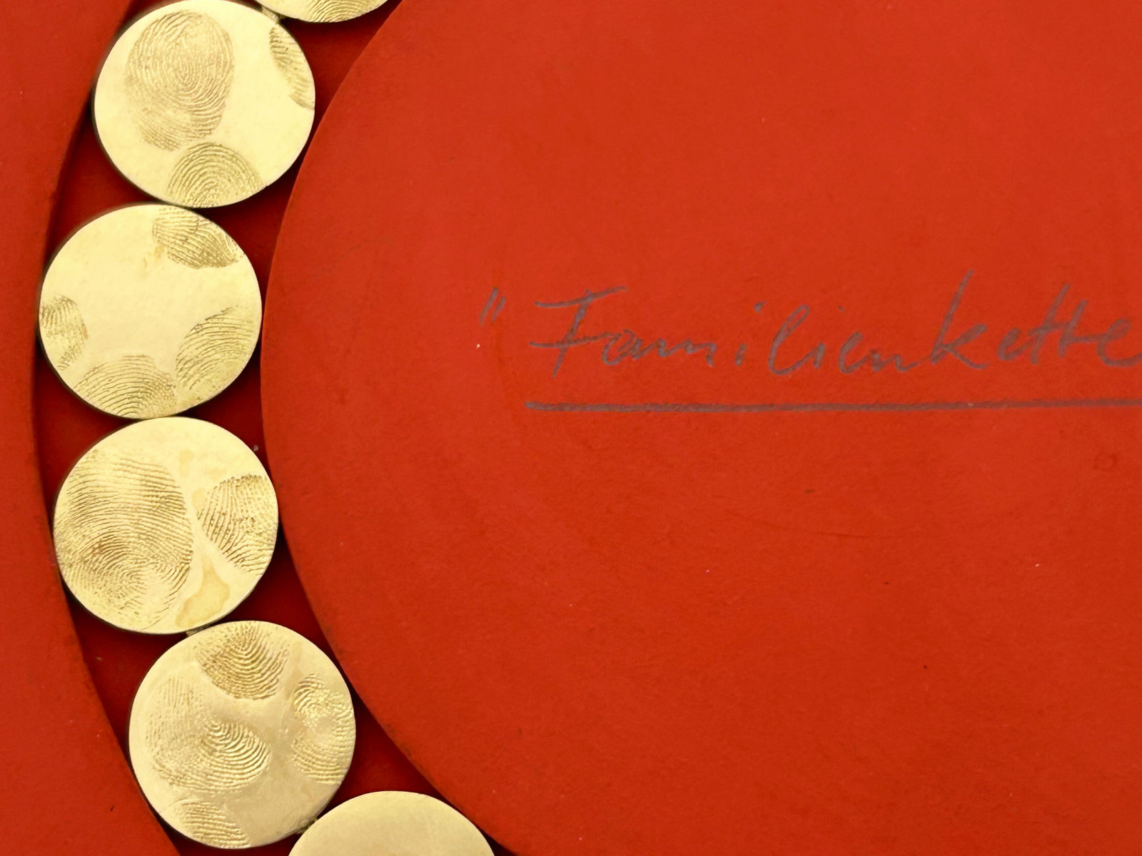 Gerd Rothmann, Familienkette (Family Necklace), 2018