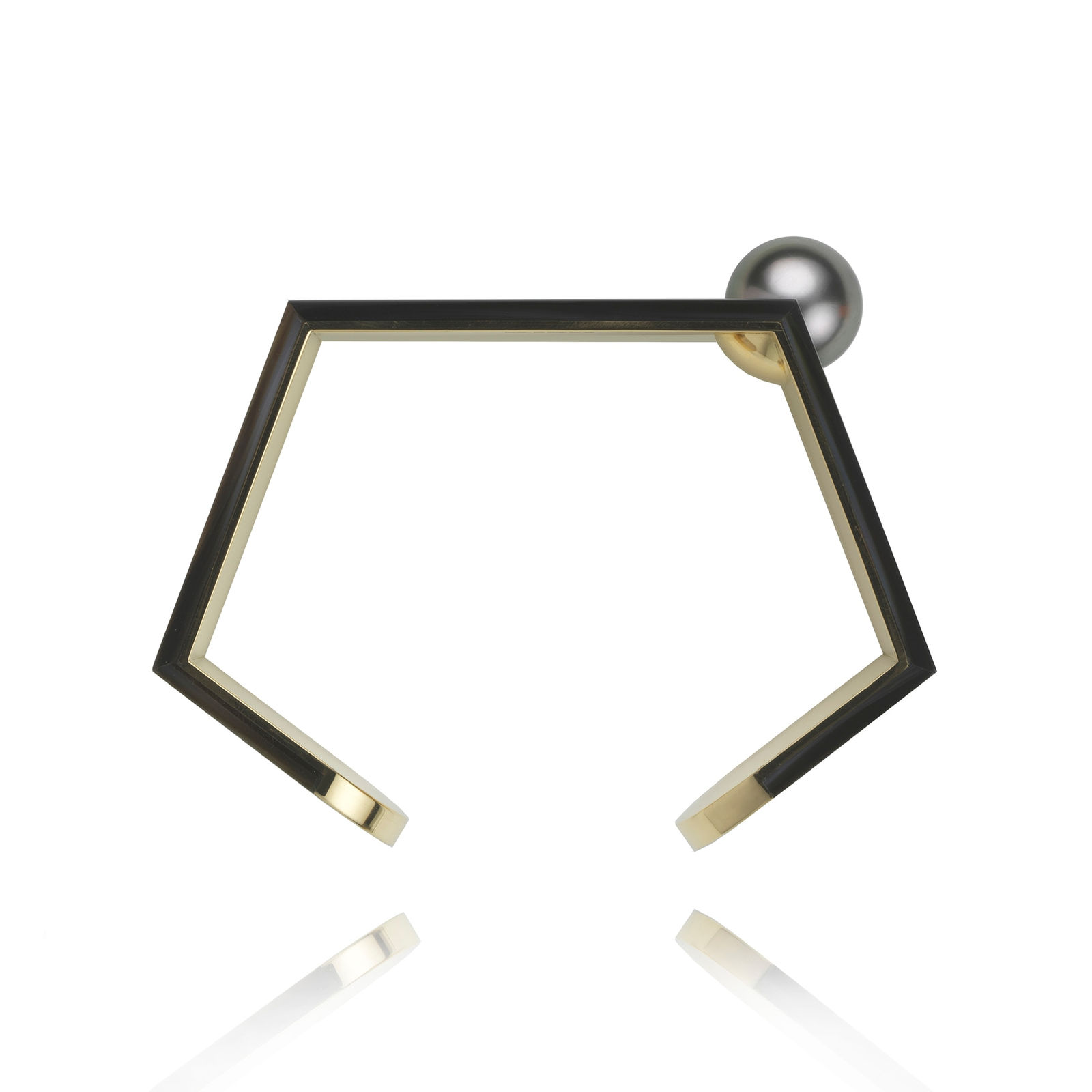 Melanie Georgacopoulos, Corner Pearl Nacre Bangle