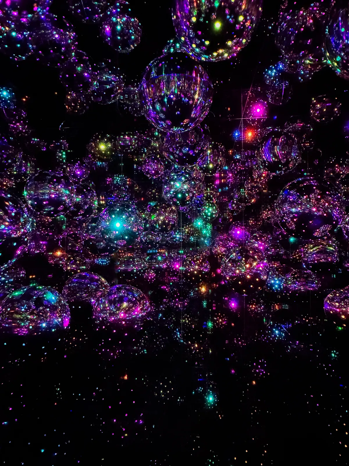 Yayoi Kusama, Infinity Mirrored Room - My Heart Is Filled to the Brim with Sparkling Light, 2024