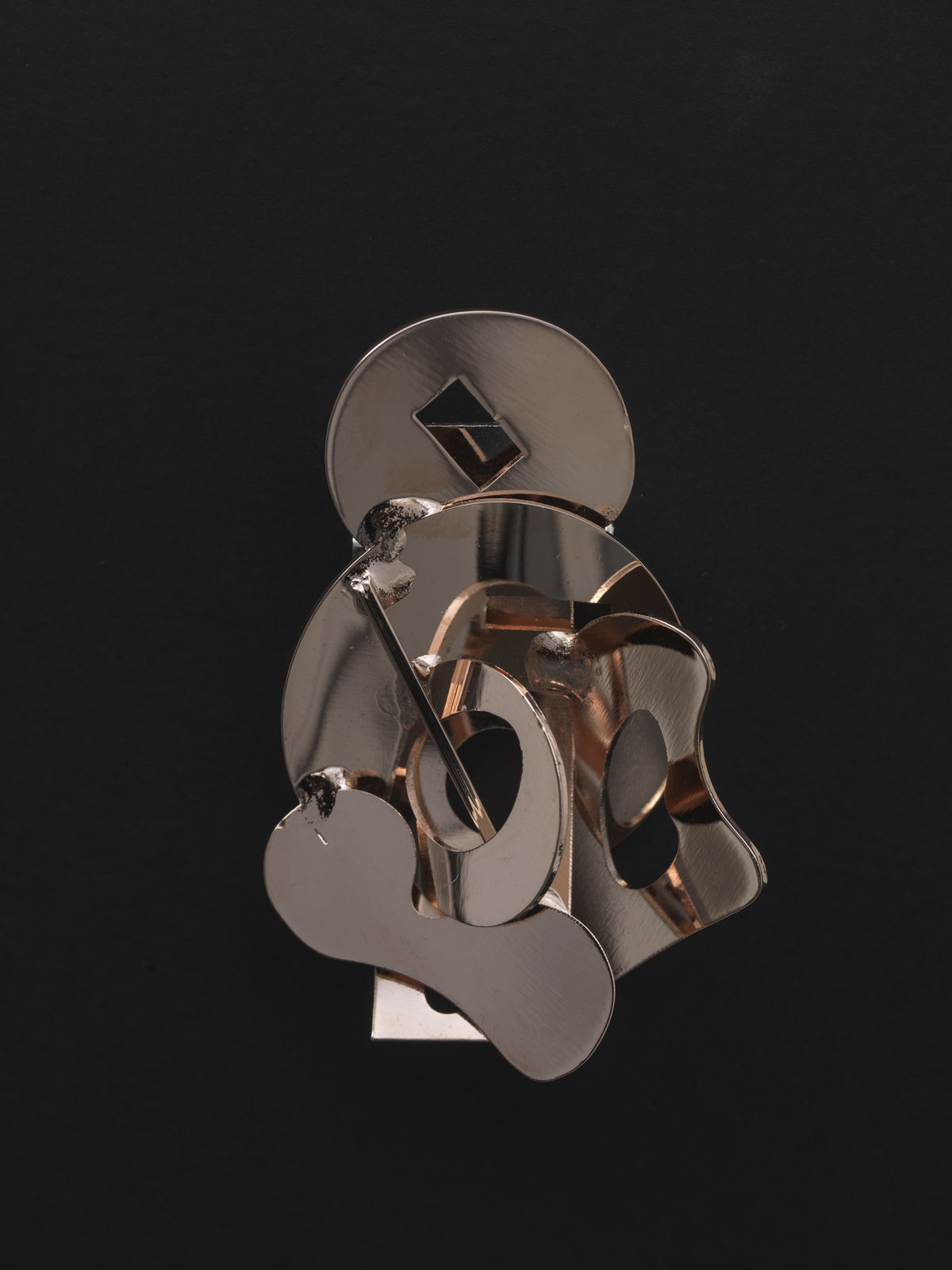 Jeff Lowe, Sirius (Brooch), 2019