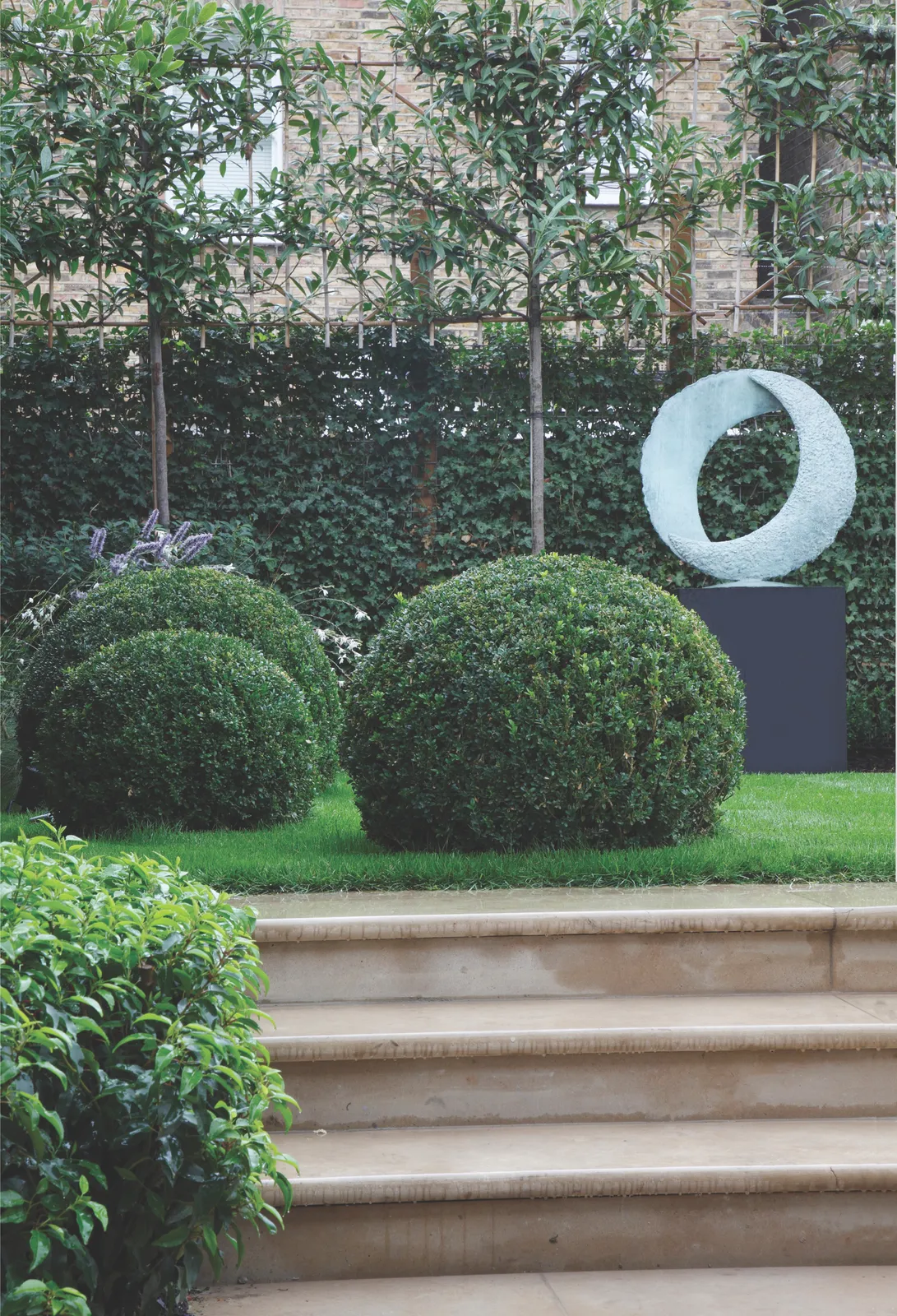 Charlotte Mayer, Luna, c.2008