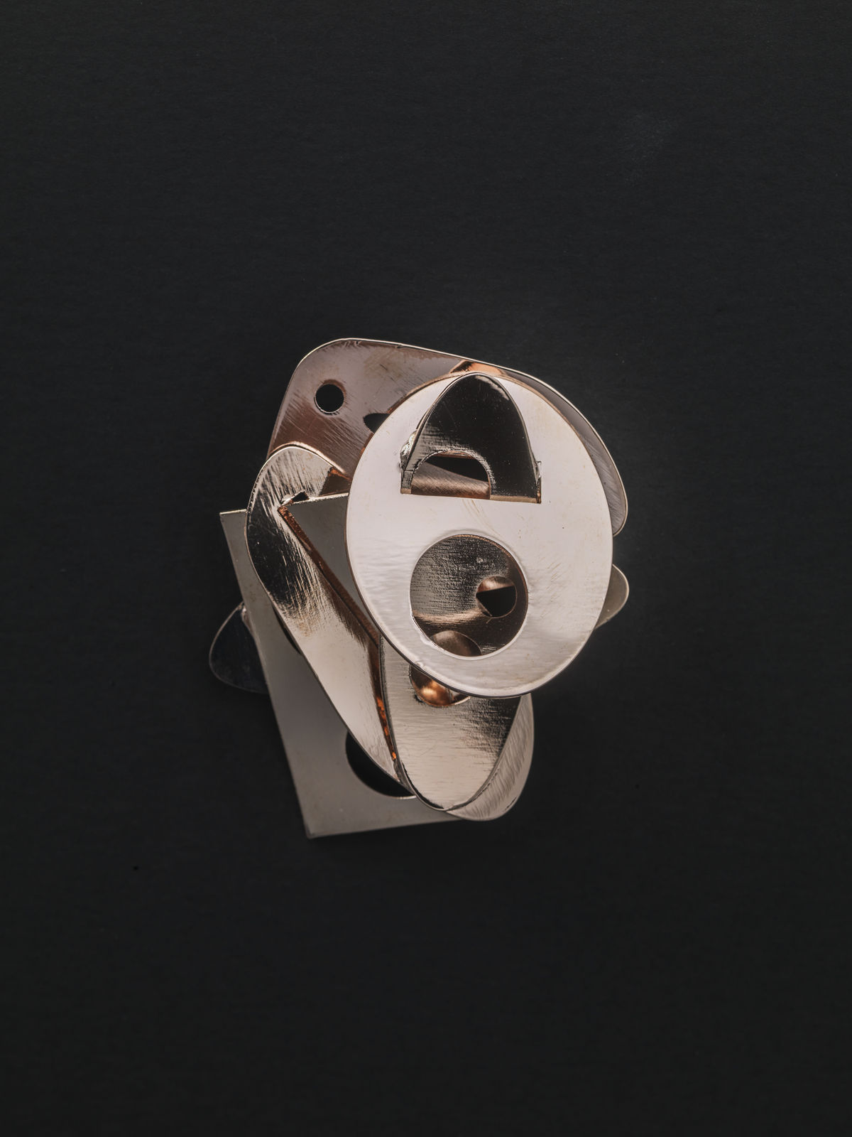 Jeff Lowe, Antares (Brooch), 2019