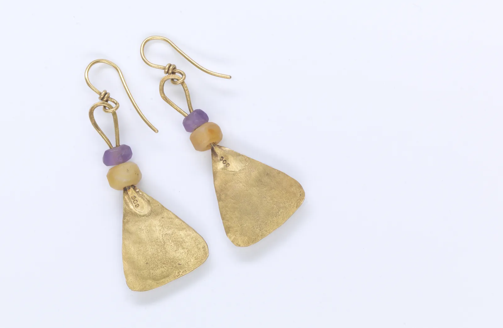 Breon O'Casey, Earrings