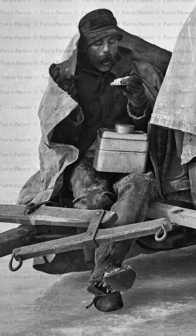 LI Great South Bay Oyster Crew Winter Lunch Break, c.1910s, c.1910s