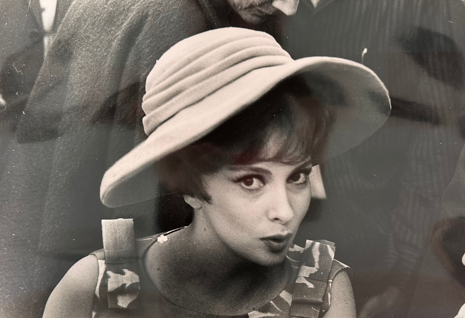 Claude Schwartz, Gina Lollobrigida hat at Cannes film festival, 1958