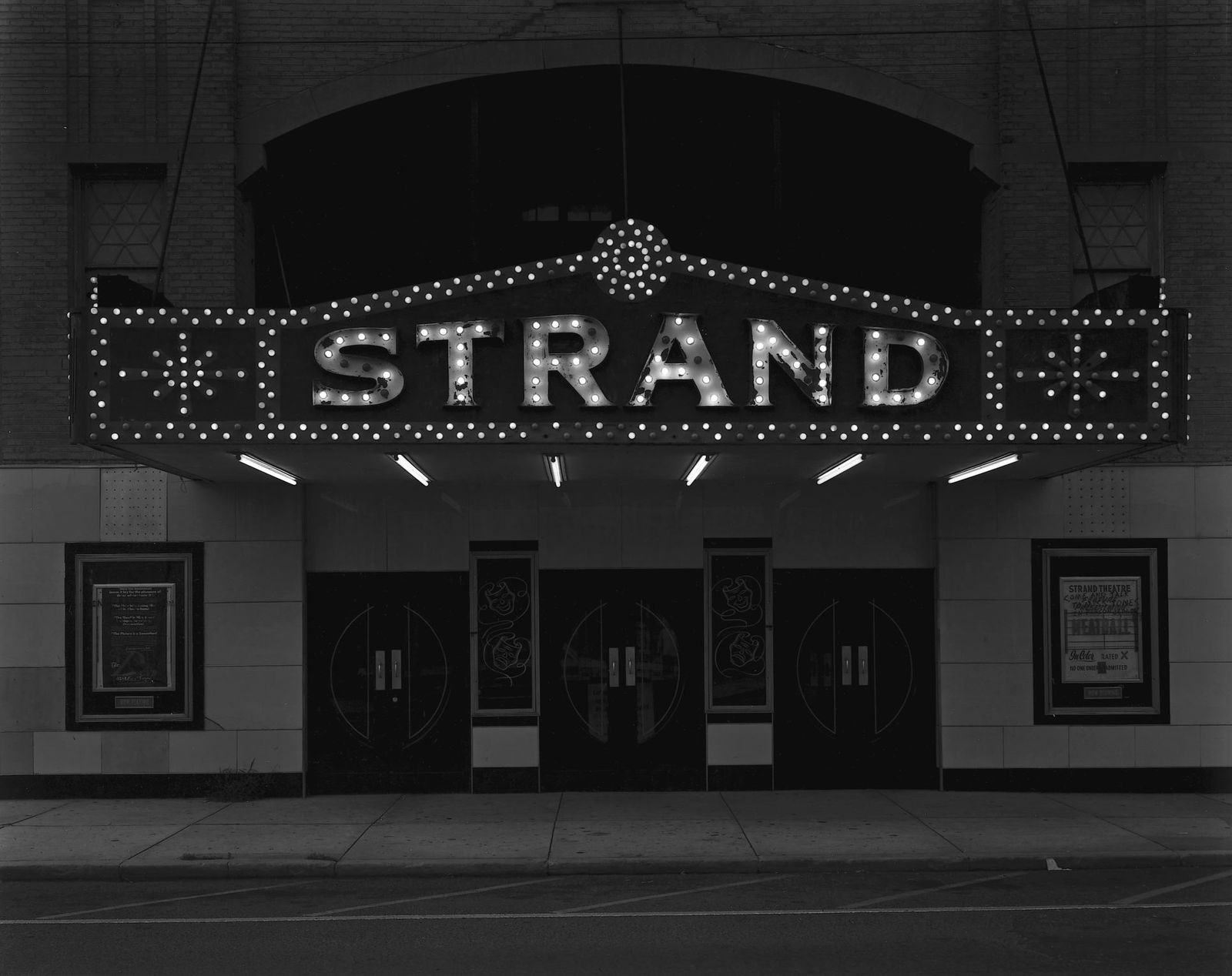 George Tice, Strand Theater, Keyport, New Jersey, 1973