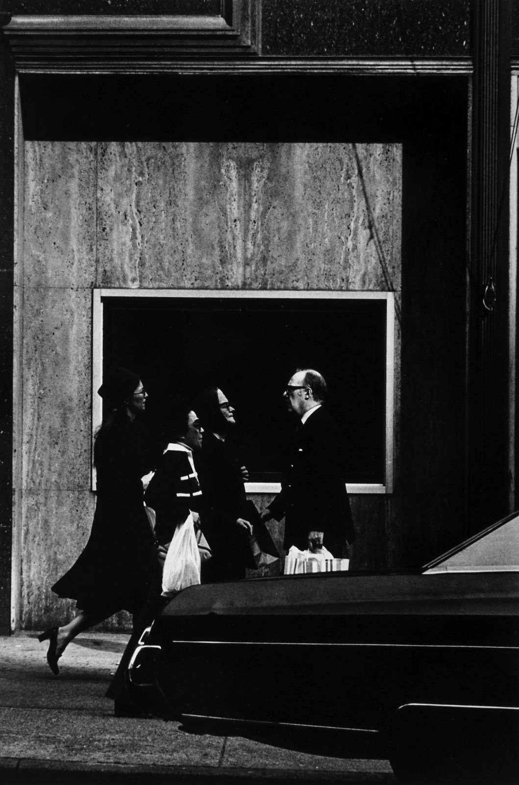 Louis Stettner, People Walking, Fifth Avenue, NYC, 1976 (Printed 1981)