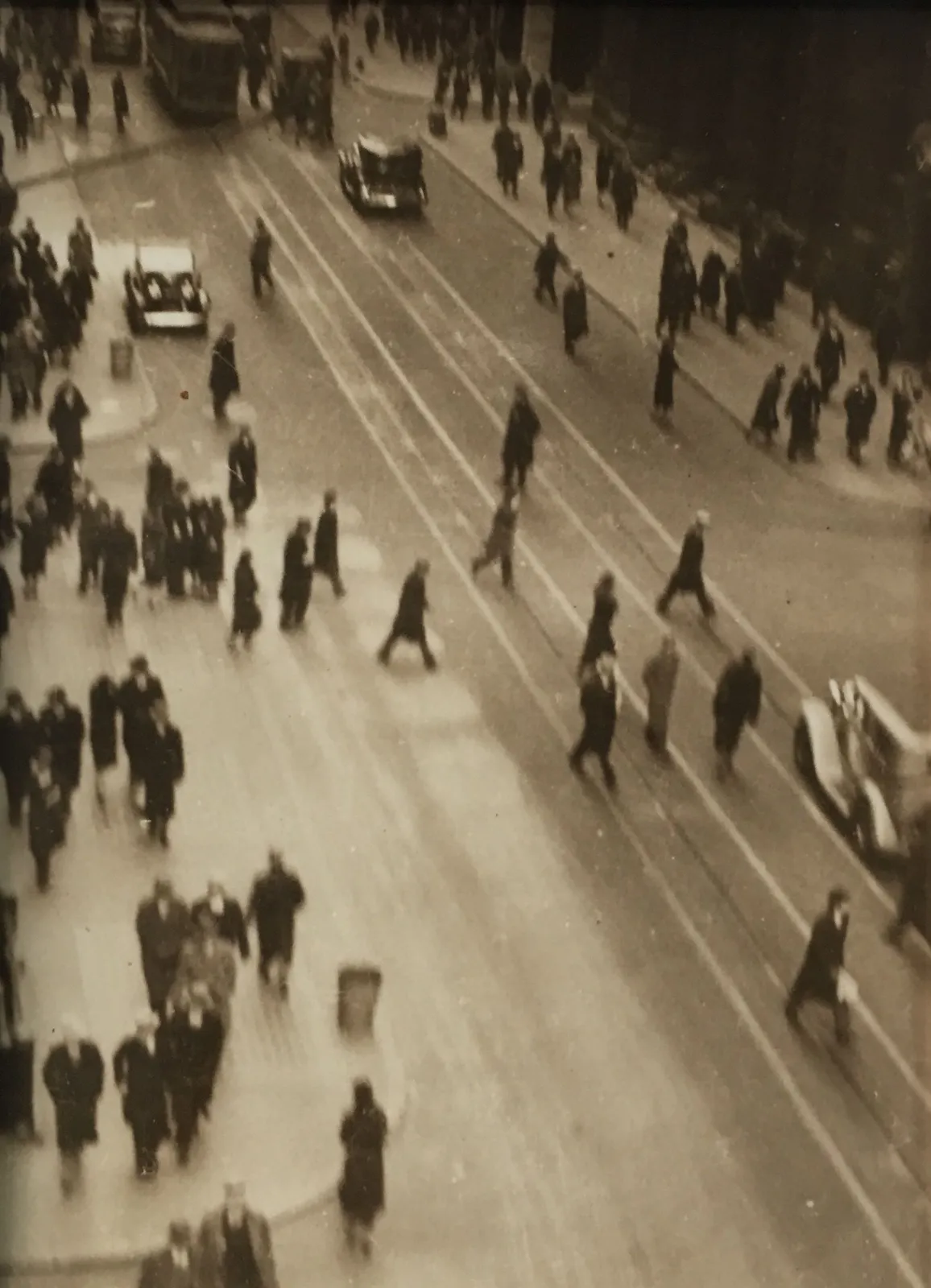Fred Zinnemann, Untitled [aerial view of street], c. 1932